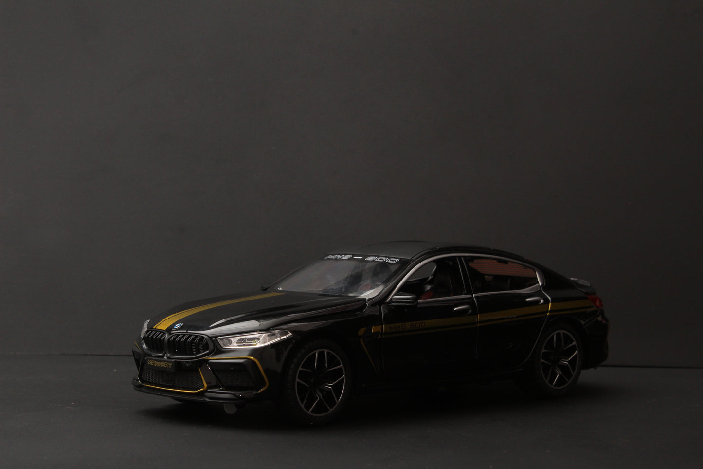 1:24 BMW M8 ,High Quality Black - Kunju Vandi