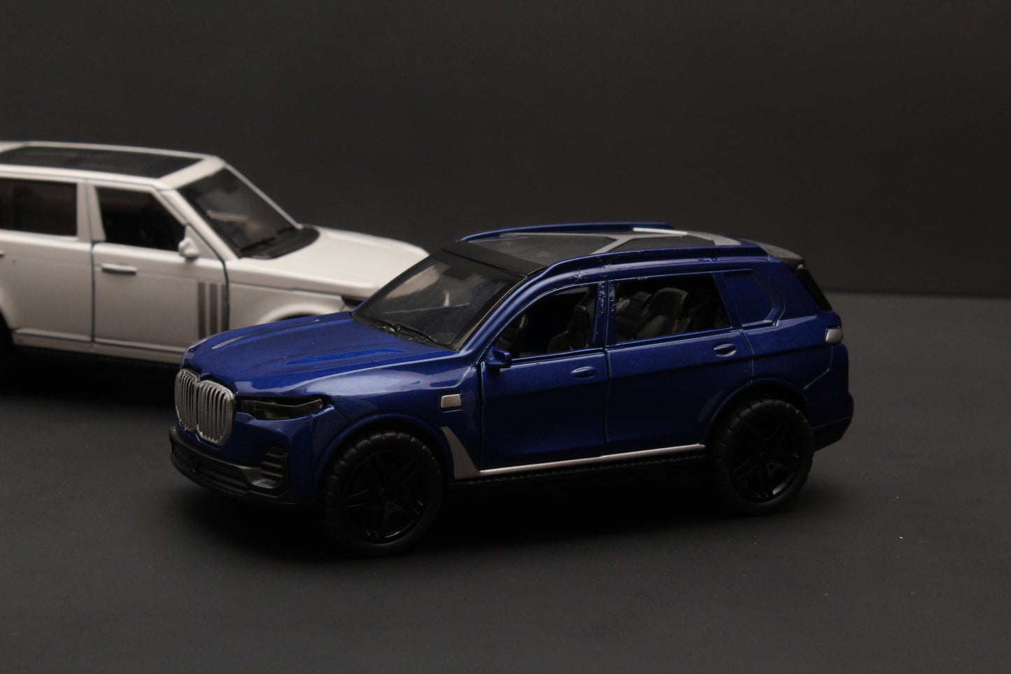 1:36 Range Rover , BMW Diecast Combo - Kunju Vandi