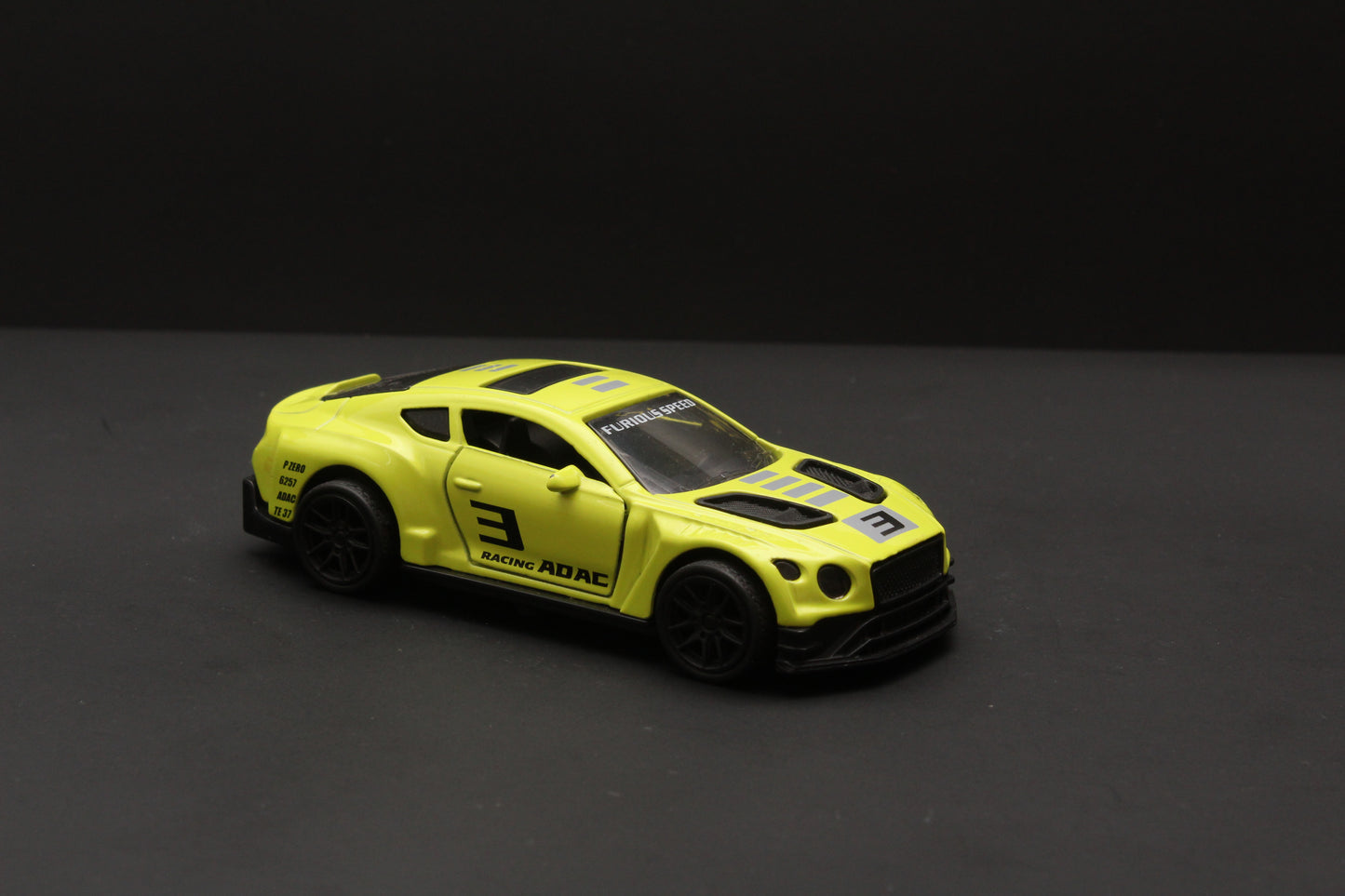 1:43 Bentley Diecast Green - Kunju Vandi