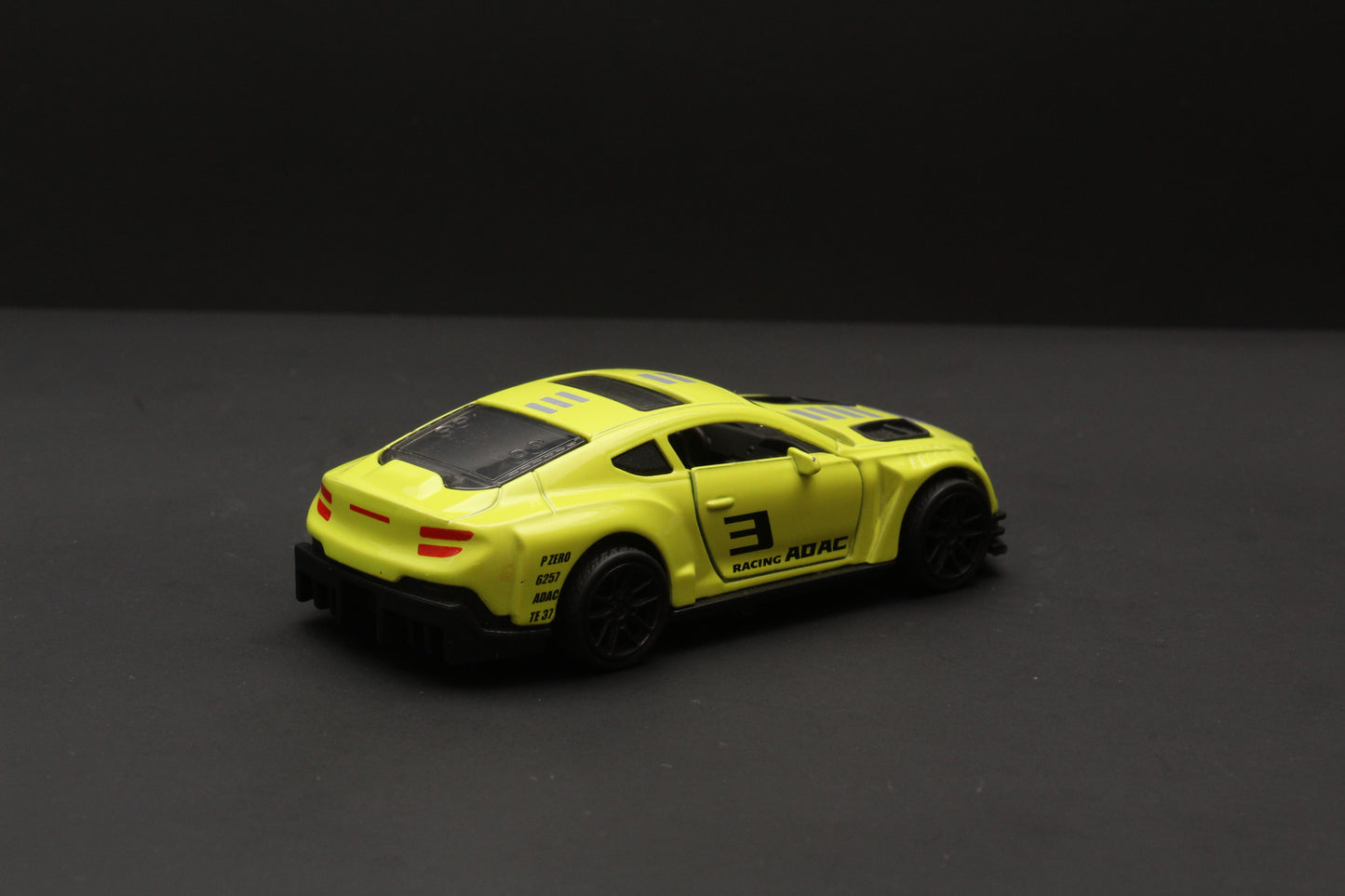 1:43 Bentley Diecast Green - Kunju Vandi