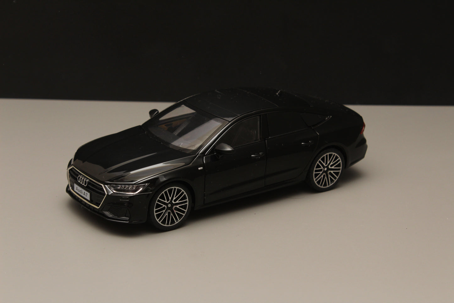1:24 Audi A7 High Quality Diecast (Black) - Kunju Vandi