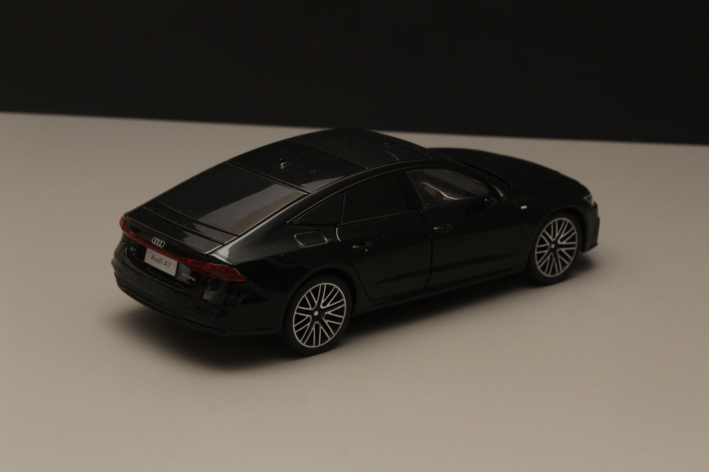 1:24 Audi A7 High Quality Diecast (Black) - Kunju Vandi