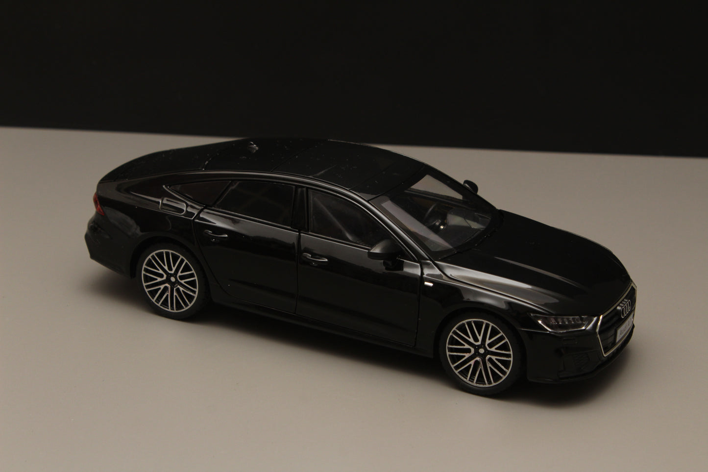 1:24 Audi A7 High Quality Diecast (Black) - Kunju Vandi