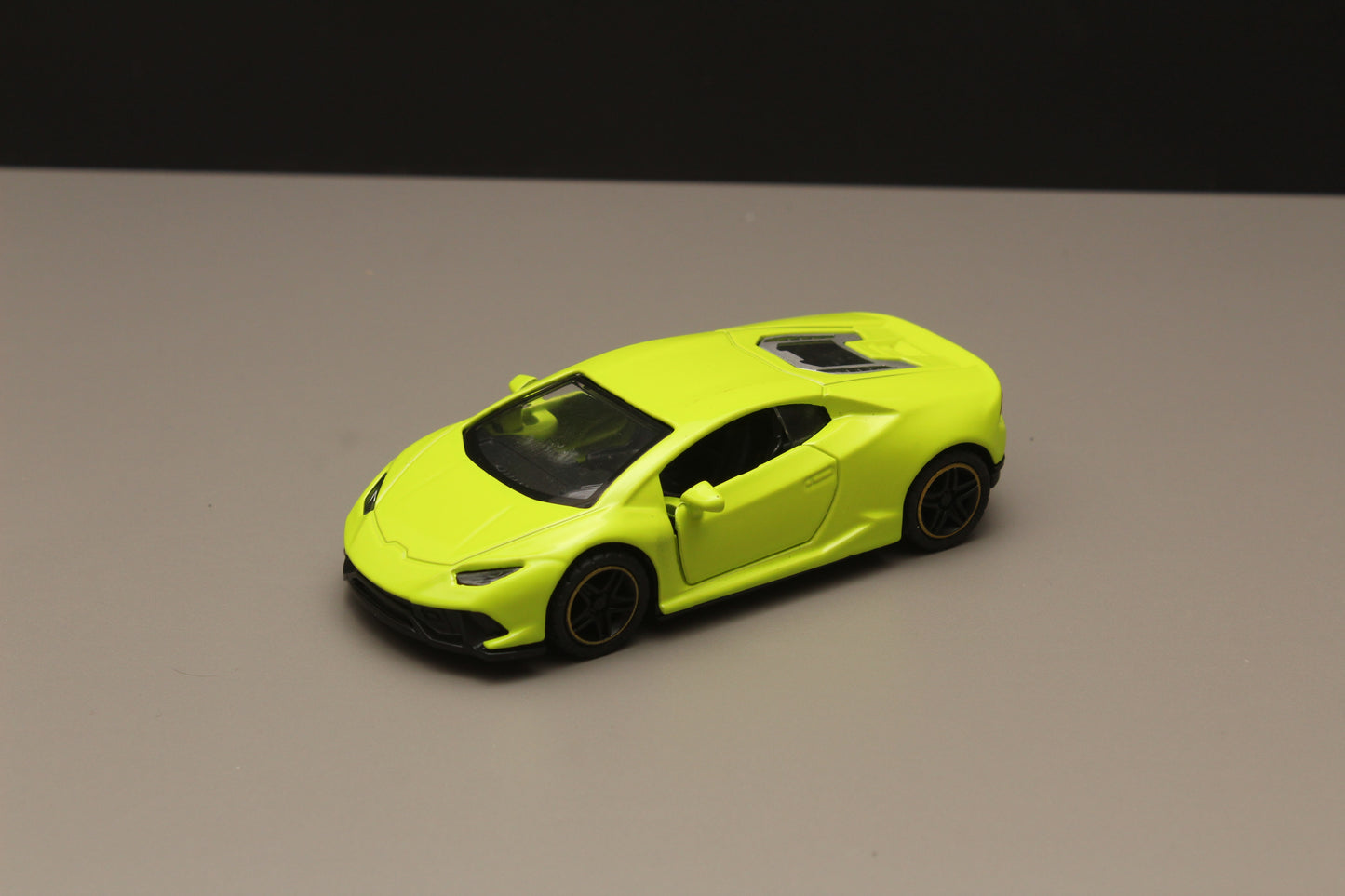 1:43 Metal Body Lamborghini Green - Kunju Vandi
