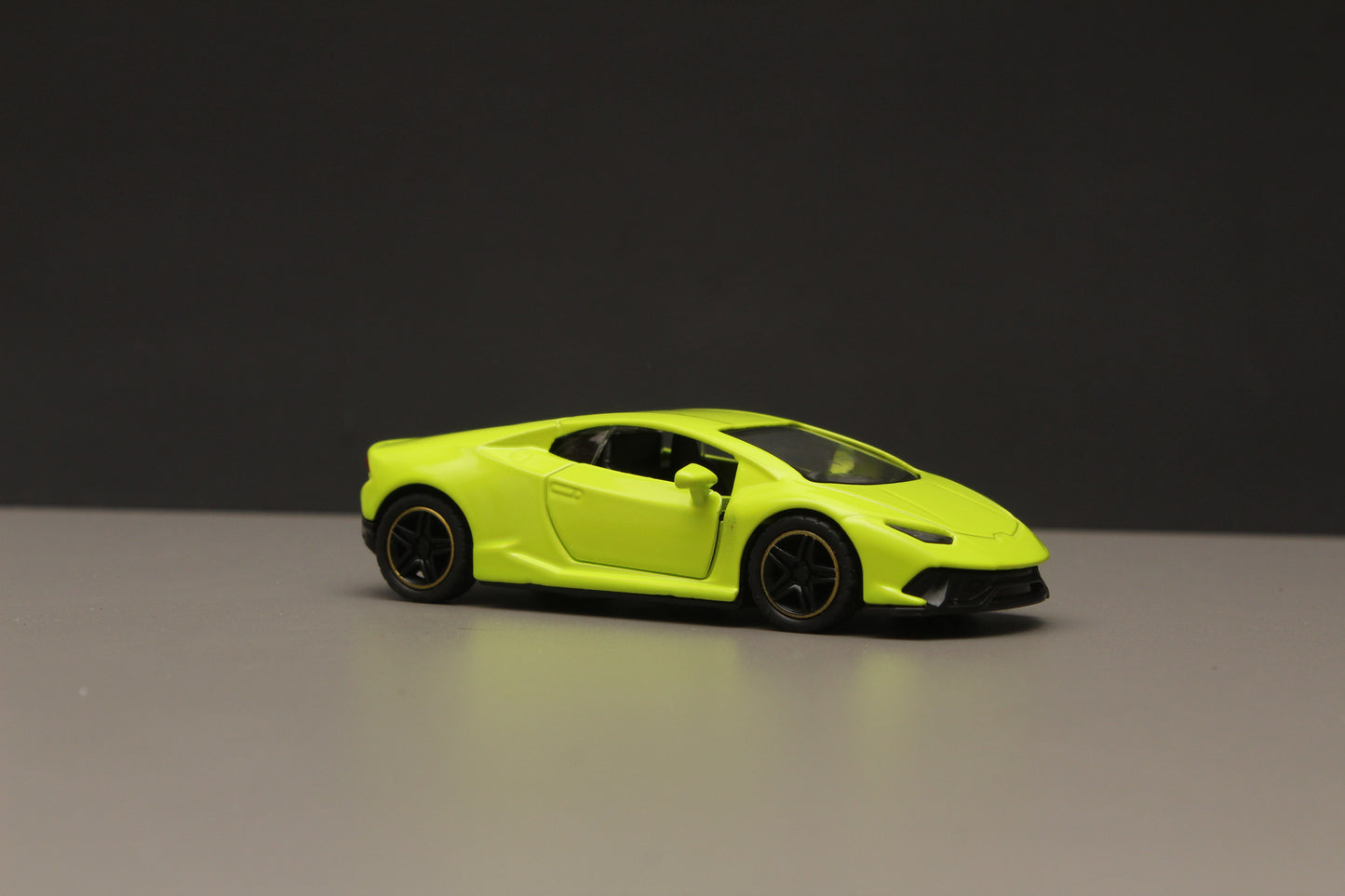 1:43 Metal Body Lamborghini Green - Kunju Vandi