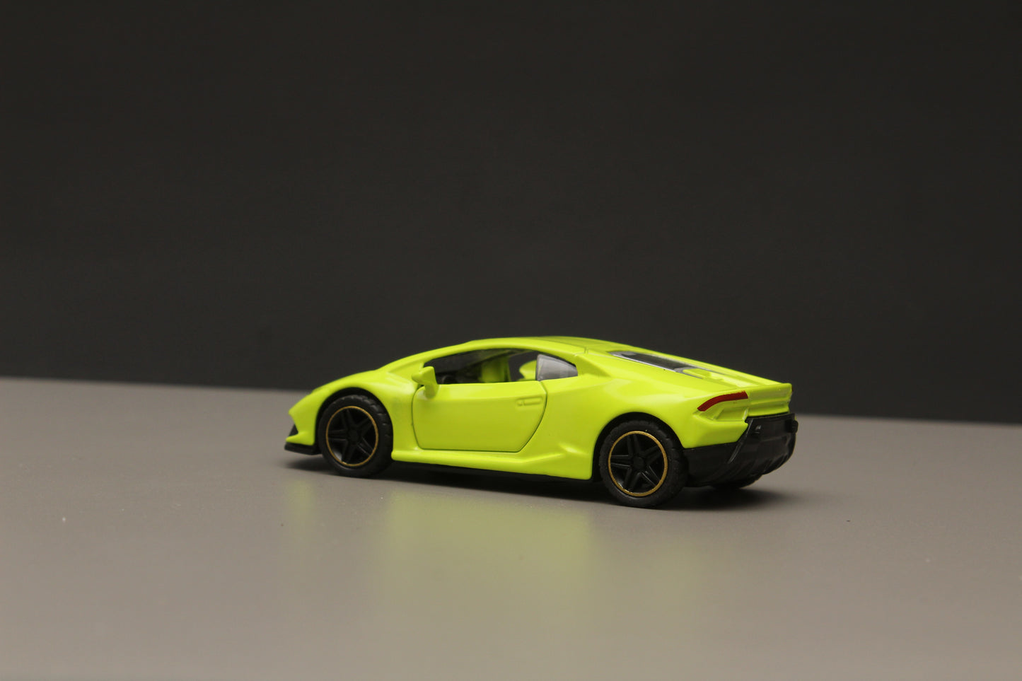 1:43 Metal Body Lamborghini Green - Kunju Vandi