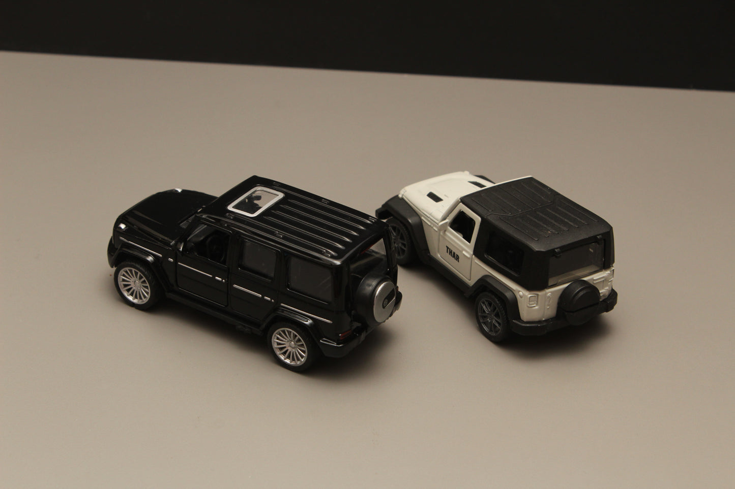 1:43 Thar, Gwagon Diecast combo