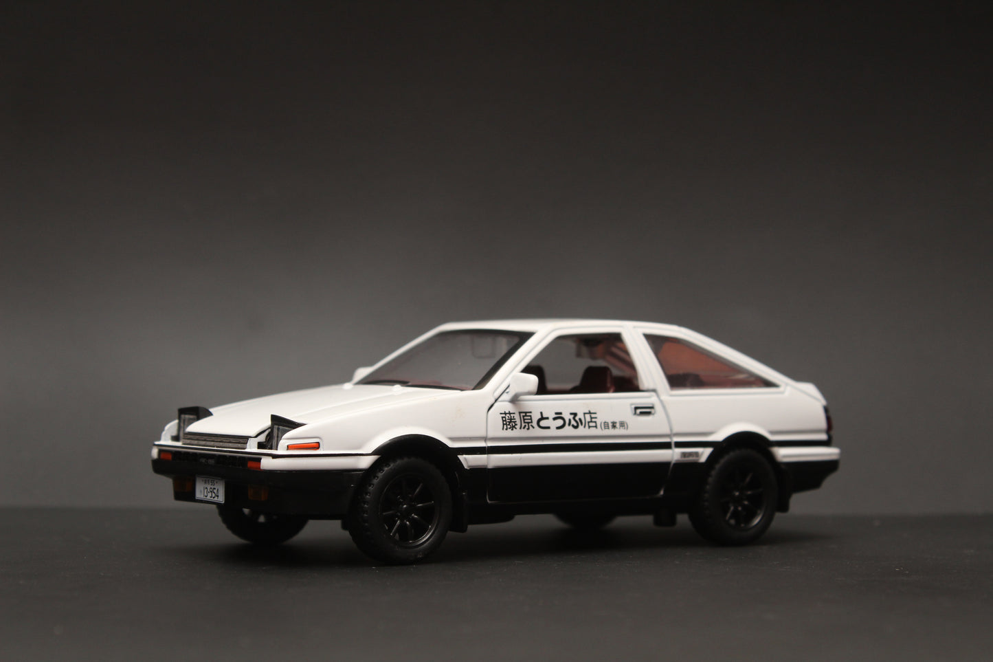 1:32 Toyota Trueno AE86 Diecast (White) - Kunju Vandi
