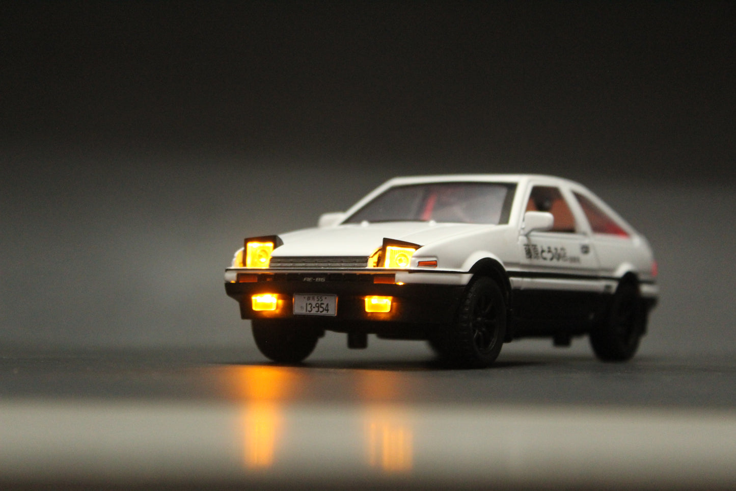 1:32 Toyota Trueno AE86 Diecast (White) - Kunju Vandi