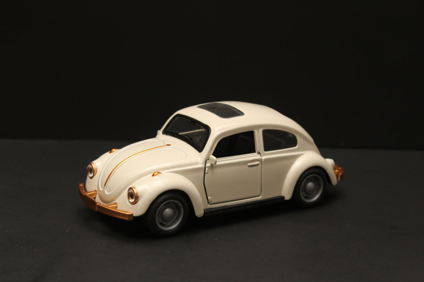 1:36 Beetle Metal Body White Diecast - Kunju Vandi