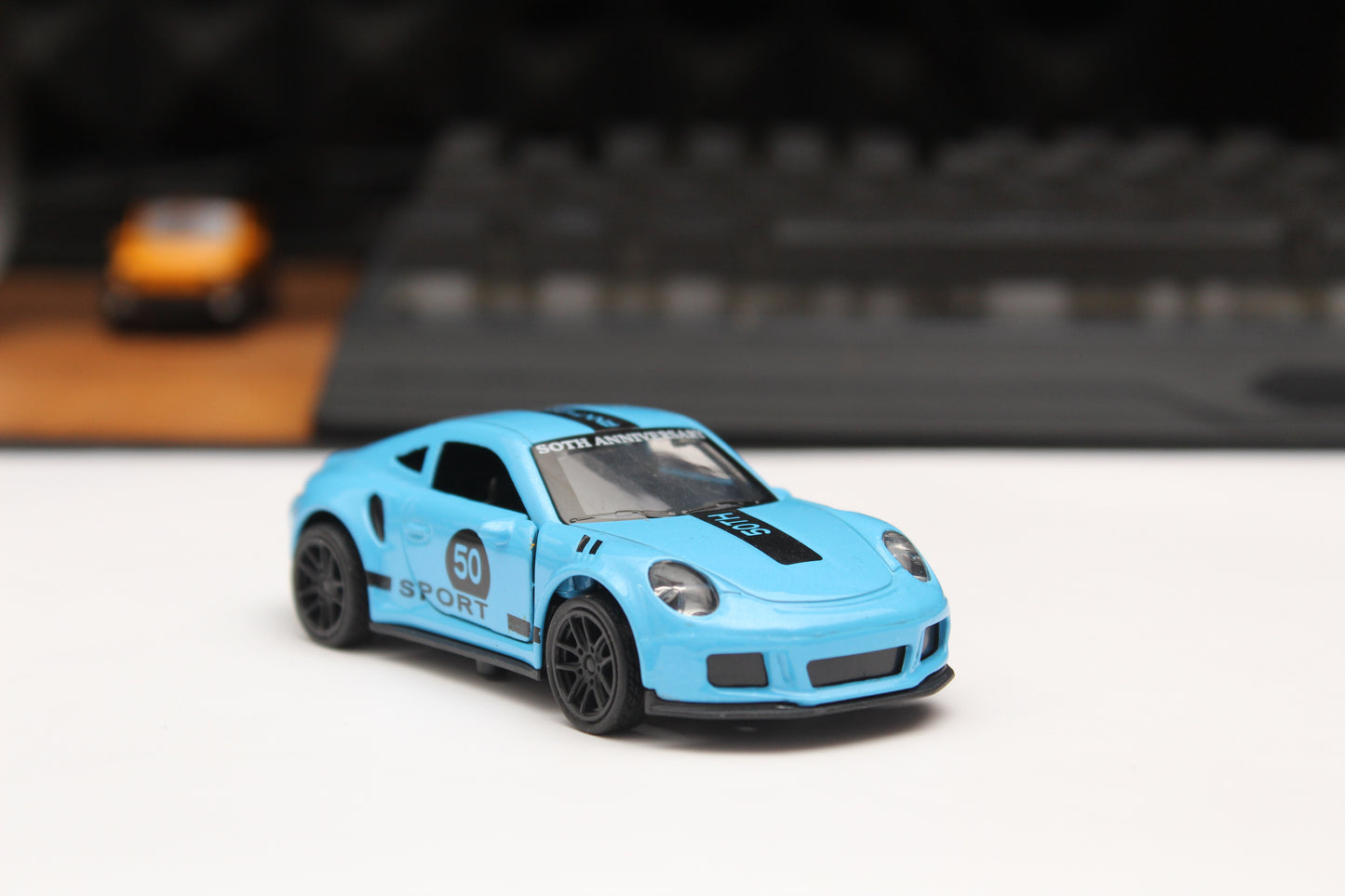 1:43 Porsche (Strips) Diecast - Kunju Vandi