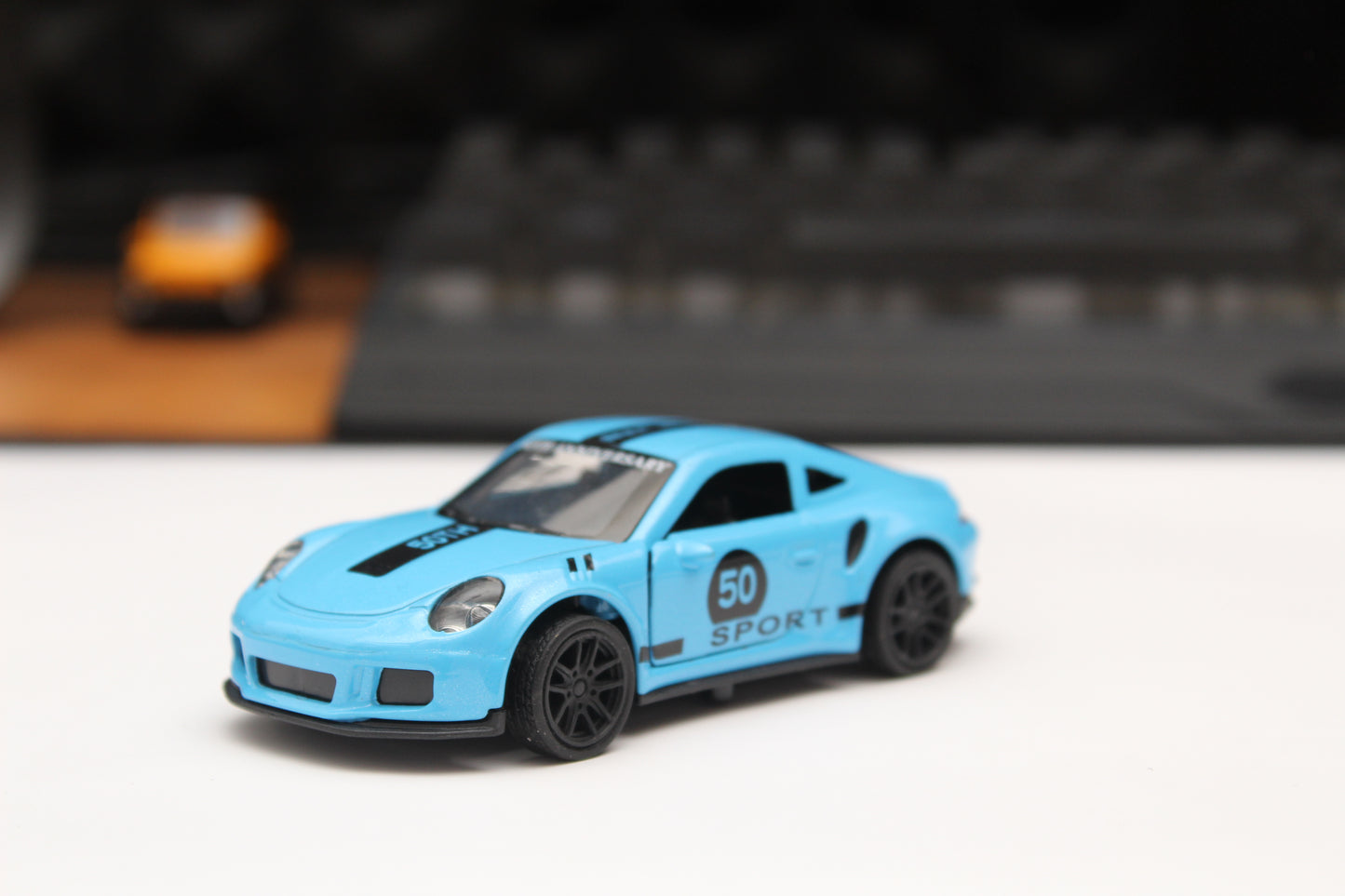 1:43 Porsche (Strips) Diecast - Kunju Vandi