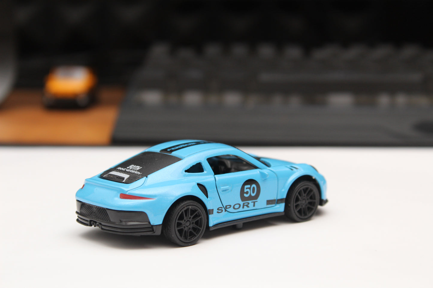 1:43 Porsche (Strips) Diecast - Kunju Vandi