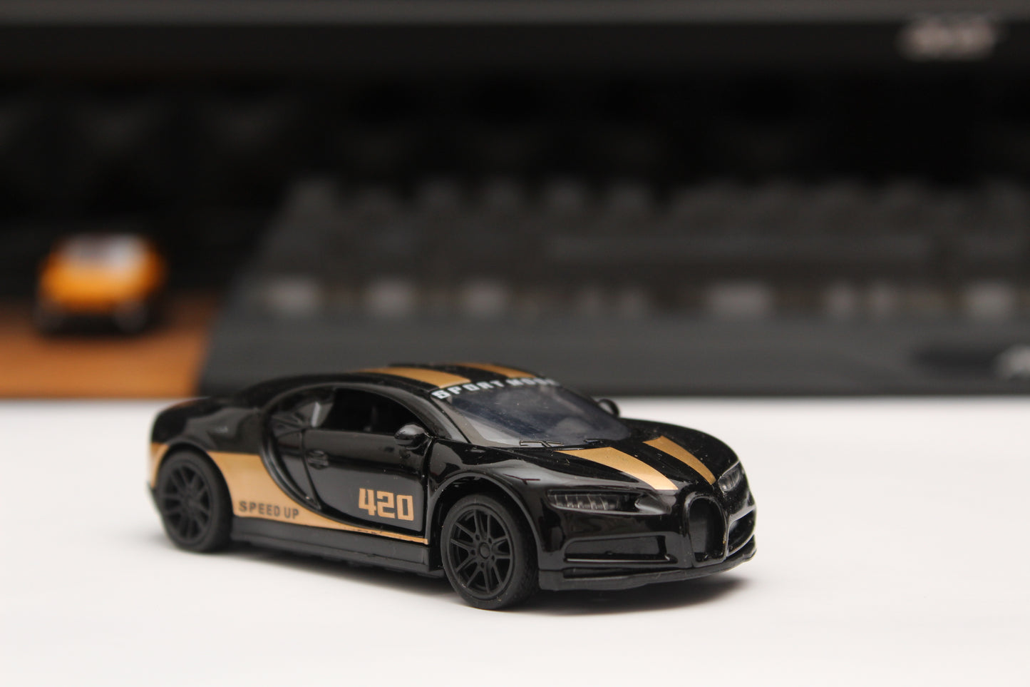 1:43 Bugatti (Strips) Diecast - Kunju Vandi
