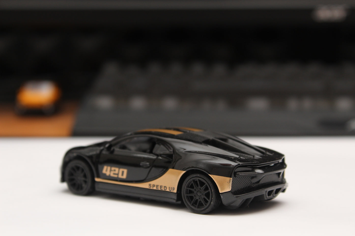 1:43 Bugatti (Strips) Diecast - Kunju Vandi