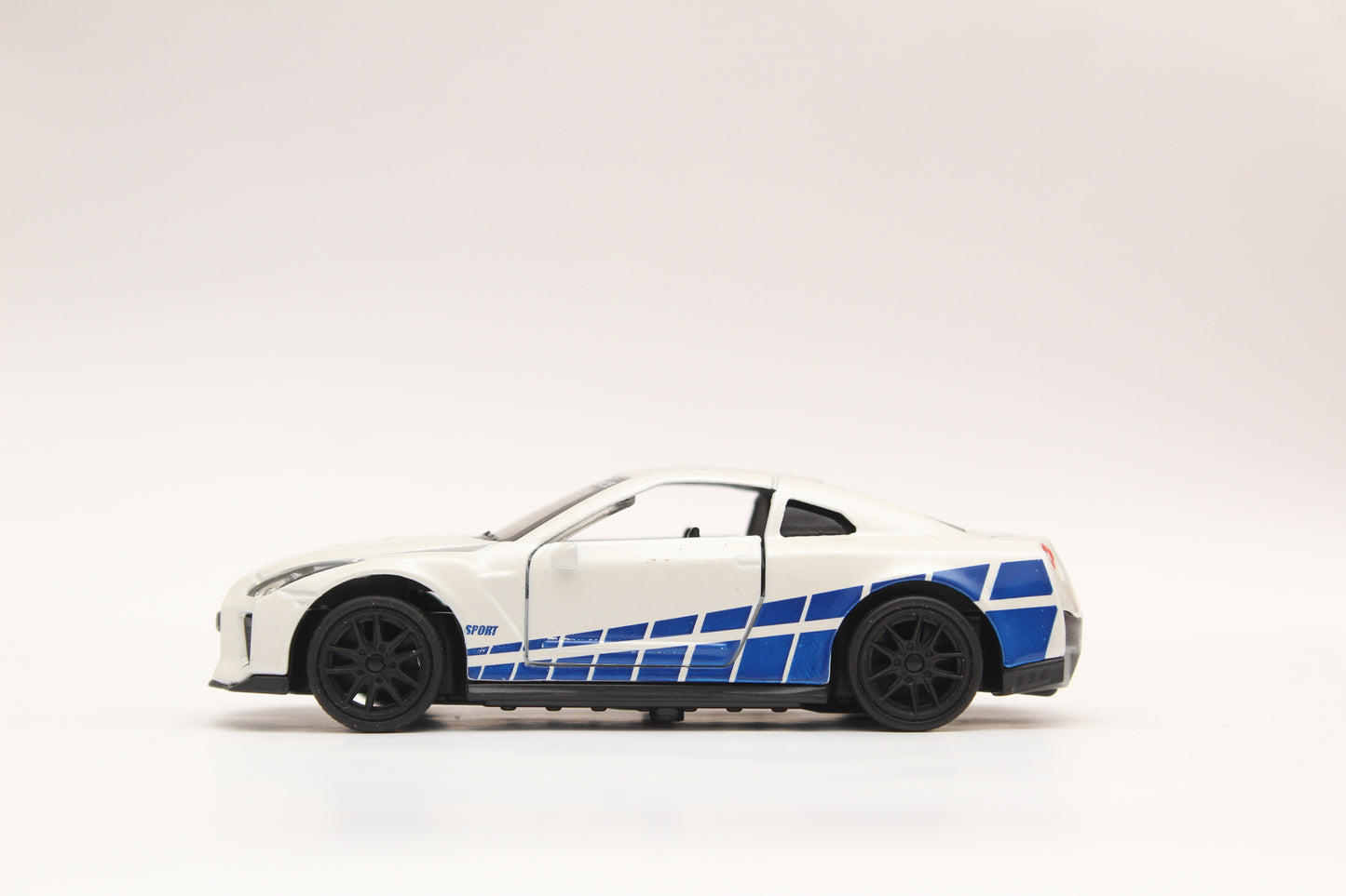 1:43 GTR (Strips) Diecast - Kunju Vandi