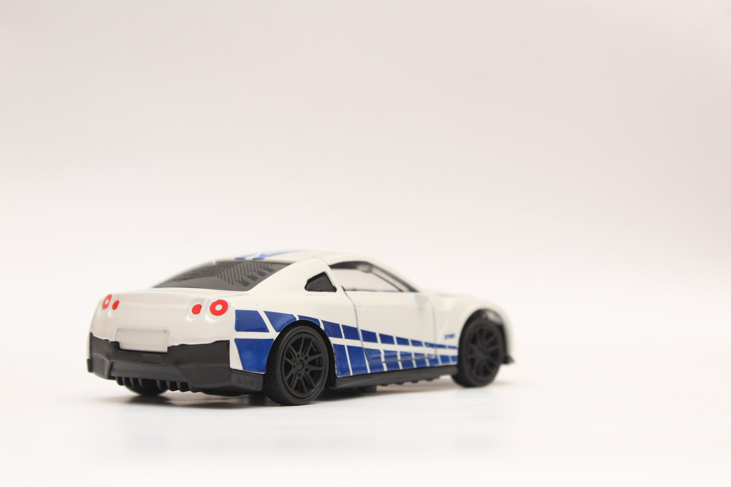 1:43 GTR (Strips) Diecast - Kunju Vandi