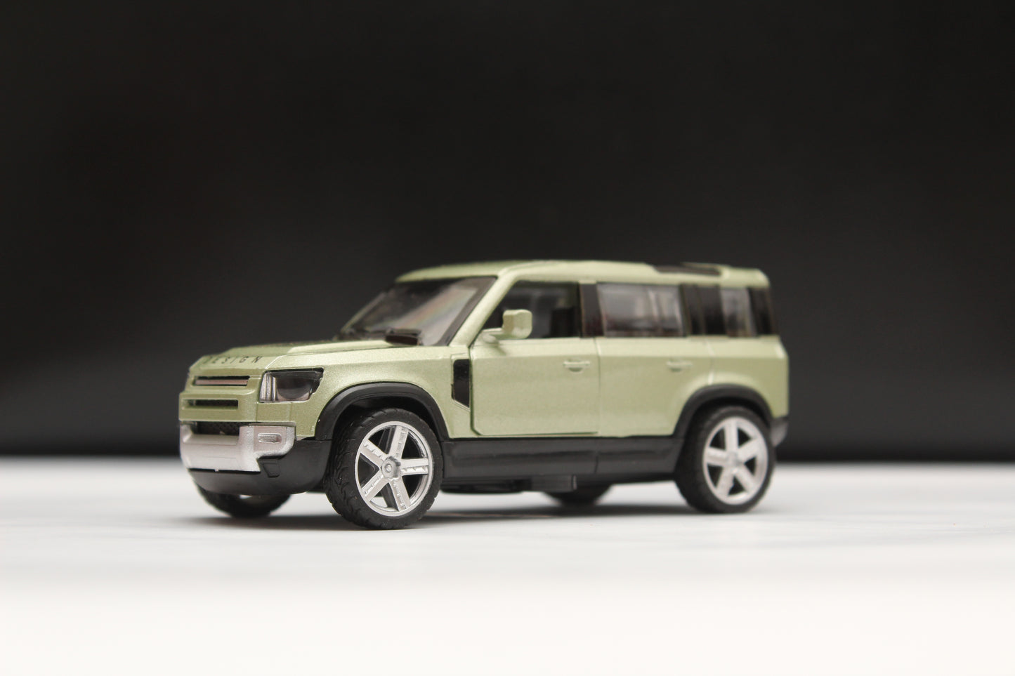 1:43 Defender , Lambo Diecast Combo