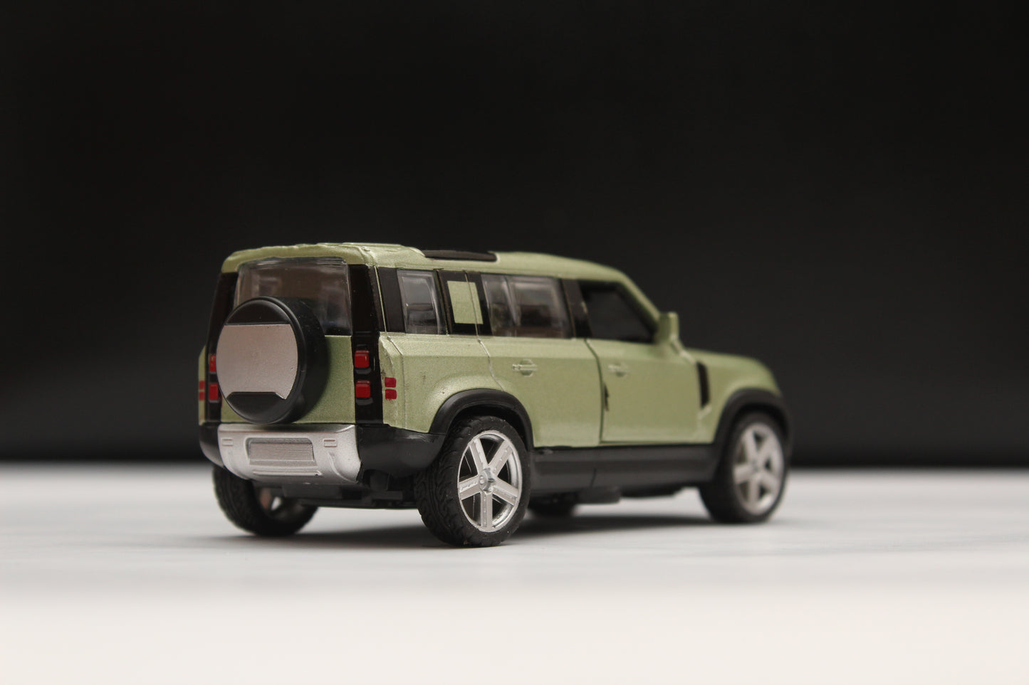 1:43 Defender , Lambo Diecast Combo