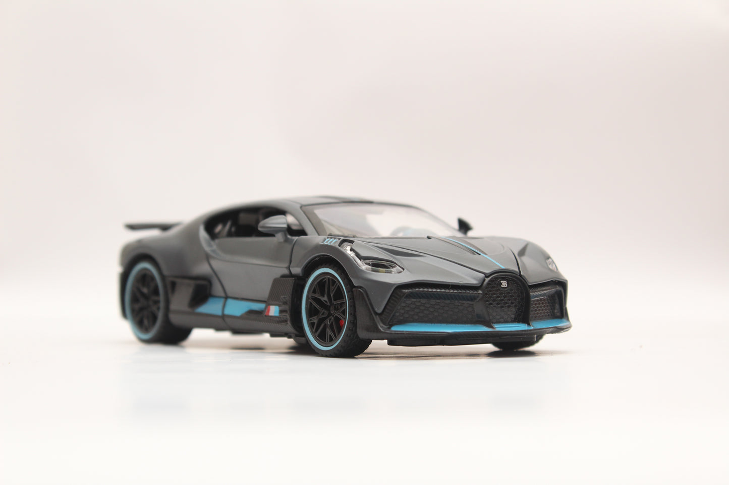 1:32 Bugatti Diecast High Quality - Kunju Vandi