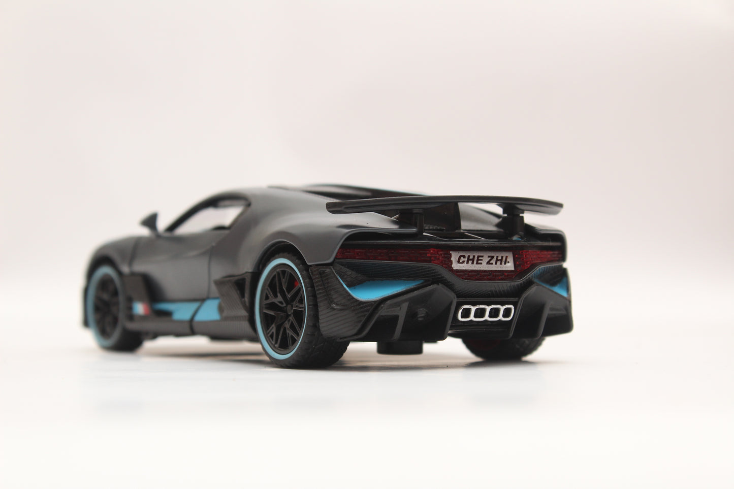 1:32 Bugatti Diecast High Quality - Kunju Vandi