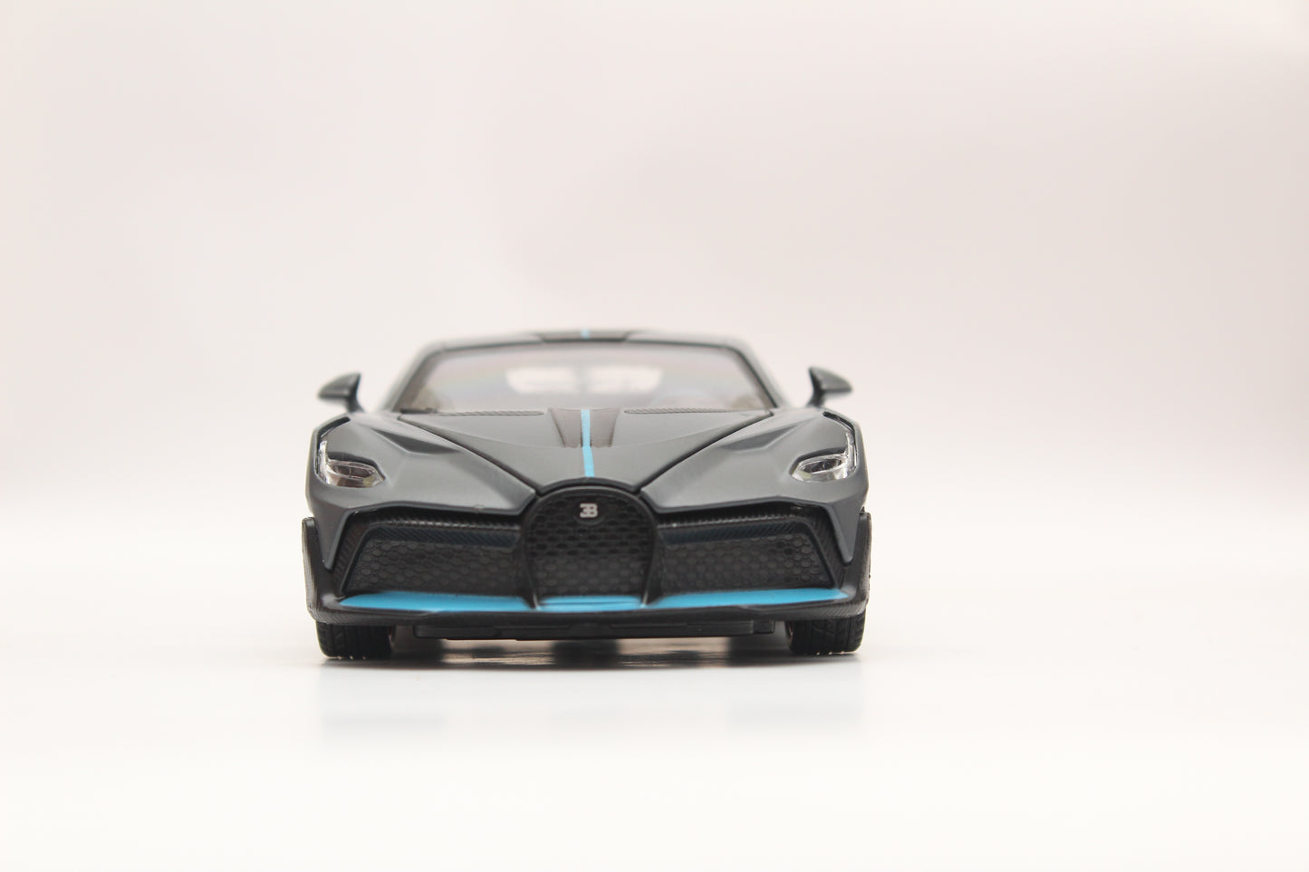 1:32 Bugatti Diecast High Quality - Kunju Vandi