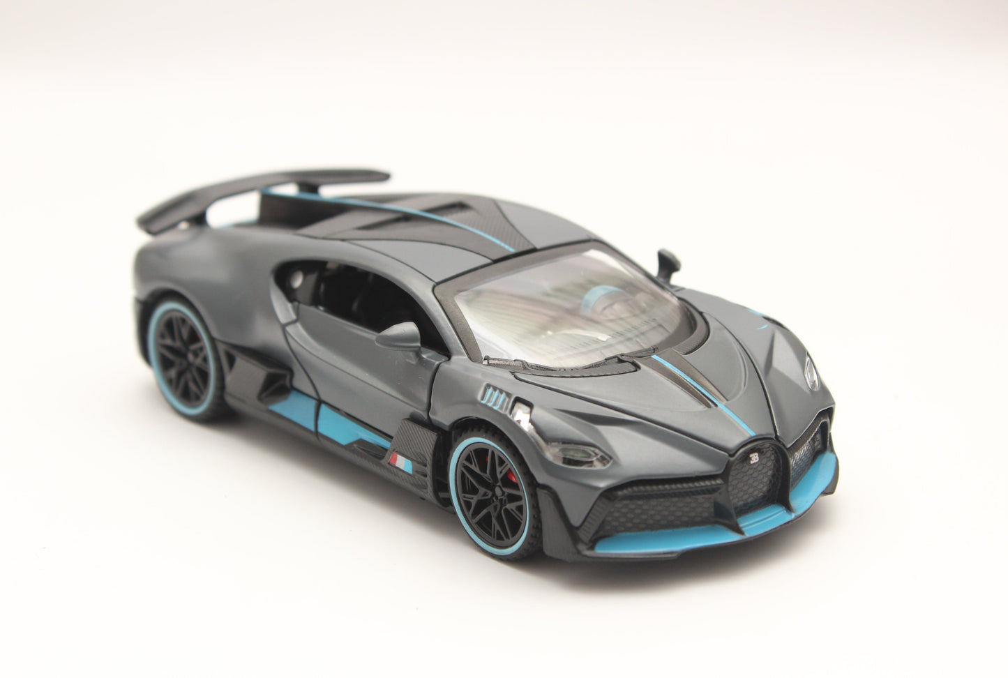 1:32 Bugatti Diecast High Quality - Kunju Vandi