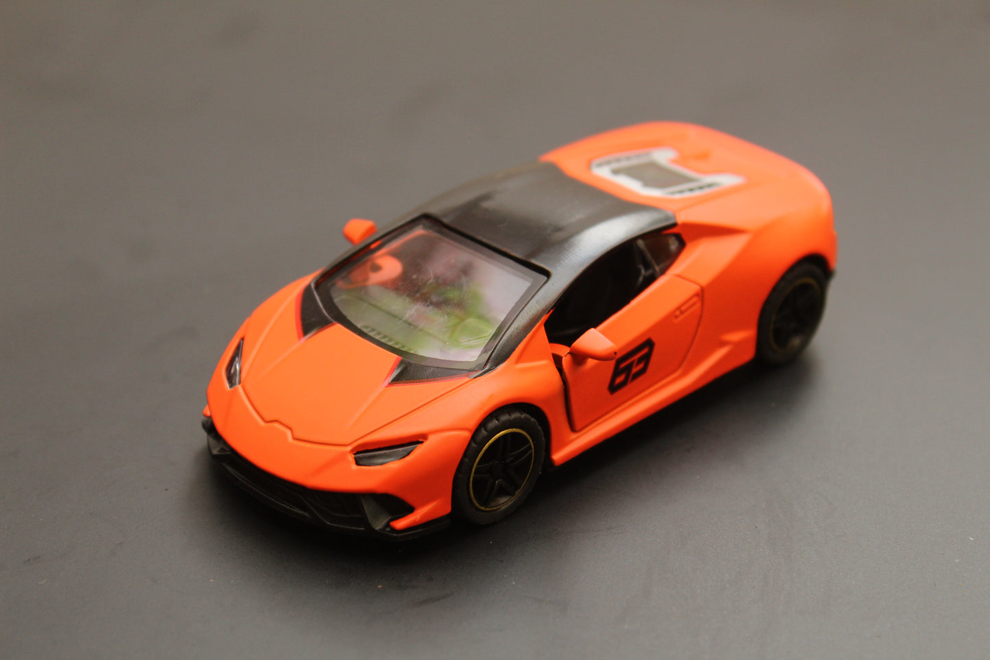 1:43 Defender , Lambo Diecast Combo