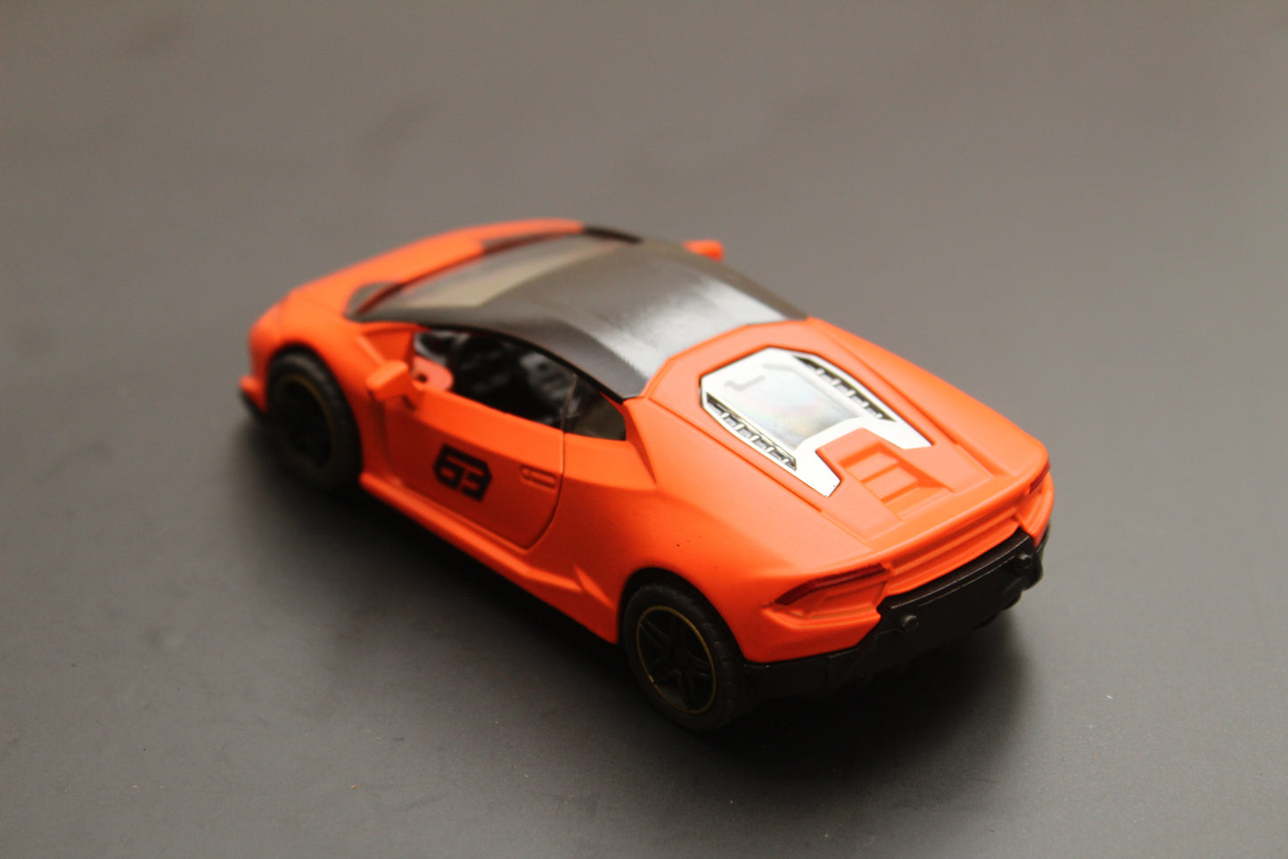 1:43 Defender , Lambo Diecast Combo