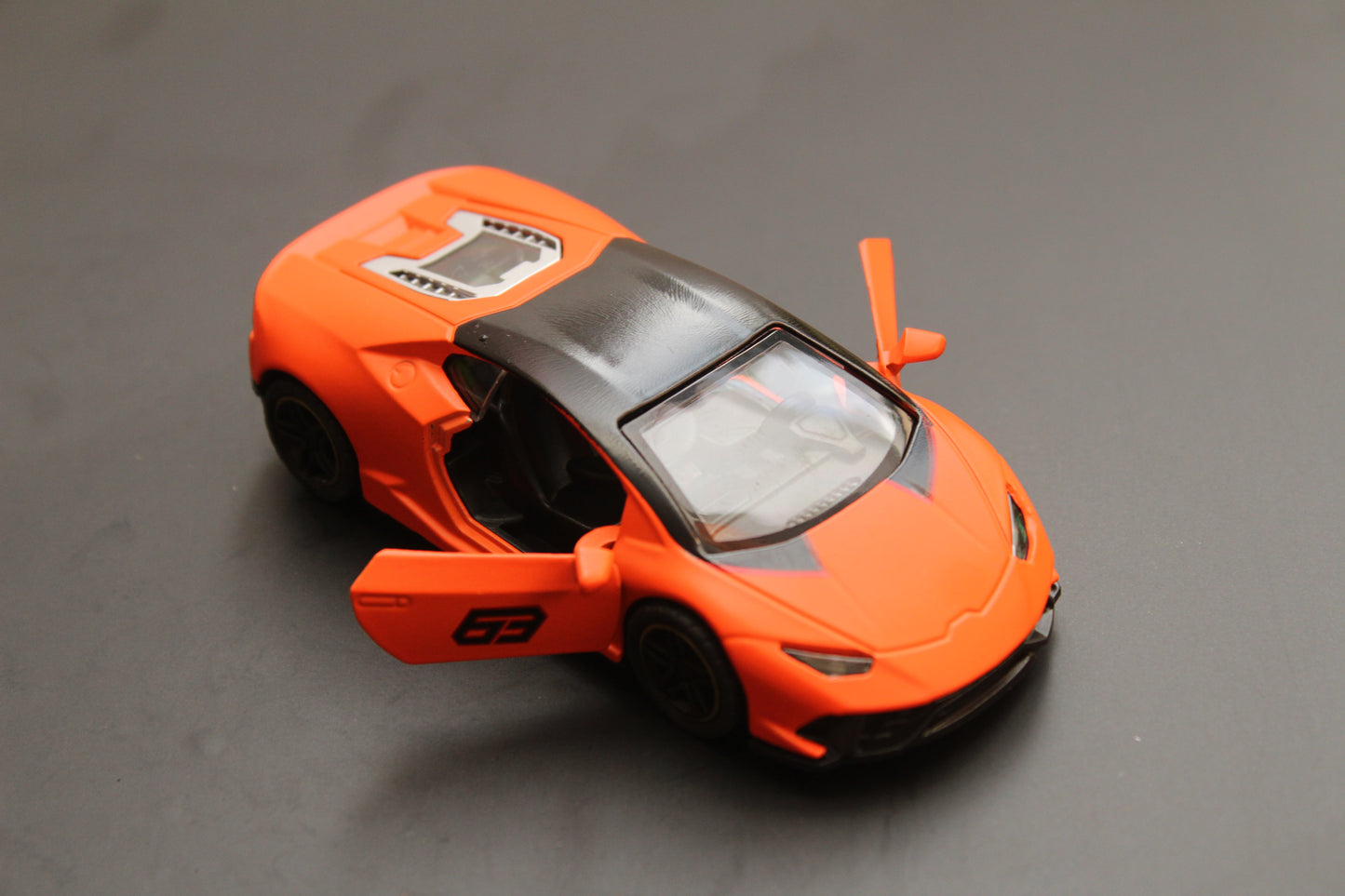 1:43 Defender , Lambo Diecast Combo