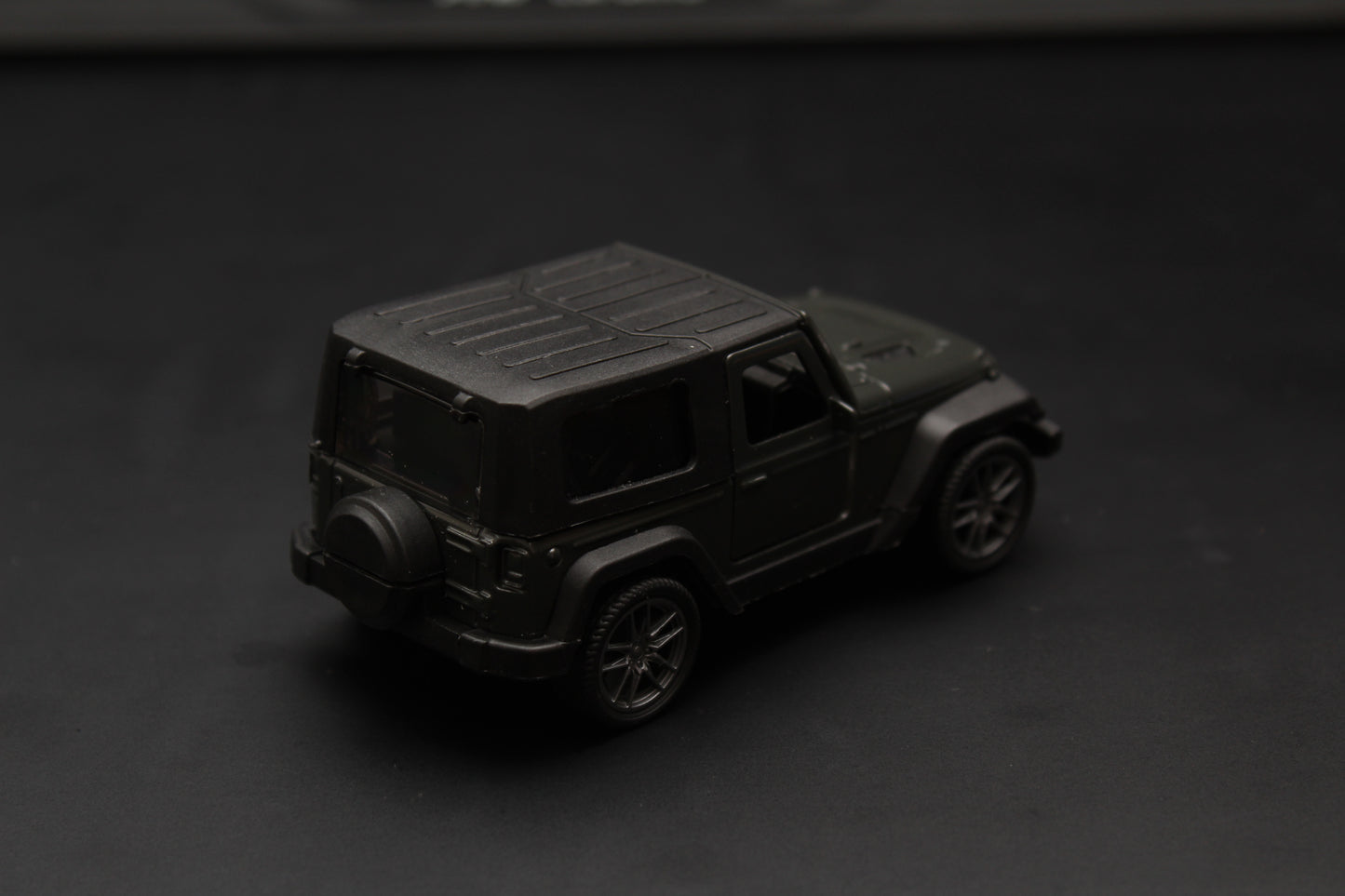 1:43 Thar Diecast Grey