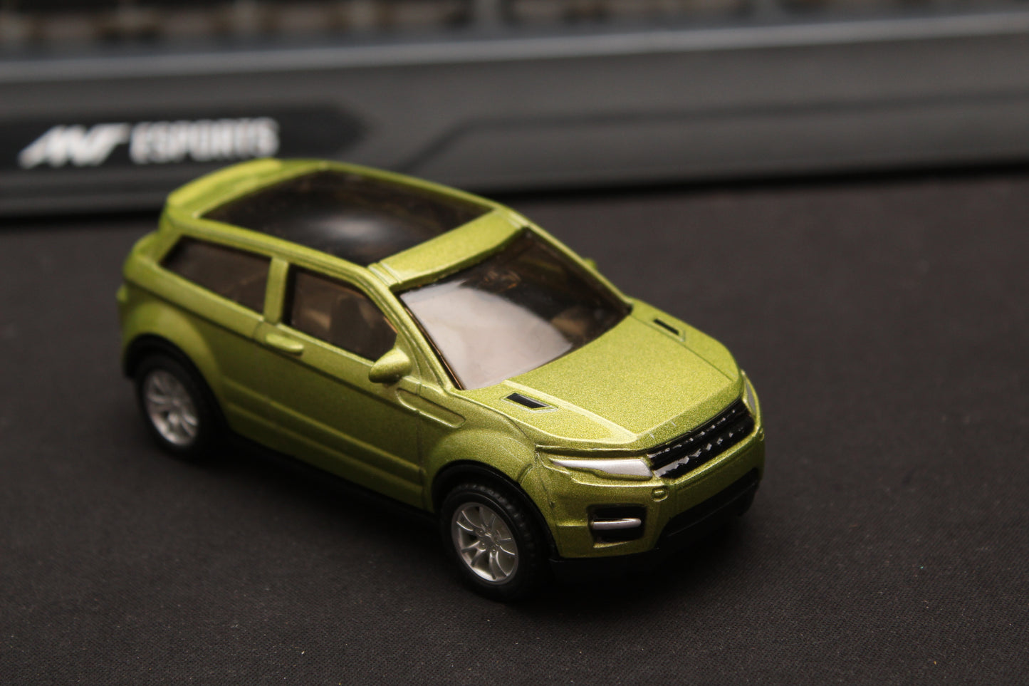 1:43 Range Rover Diecast Green - Kunju Vandi