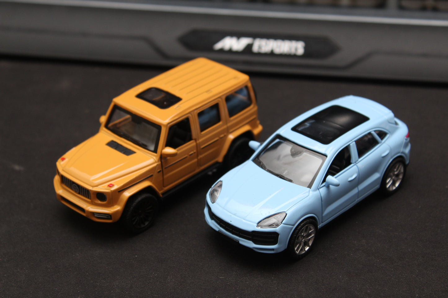 1:43 Gwagon , Porsche Diecast Combo - Kunju Vandi