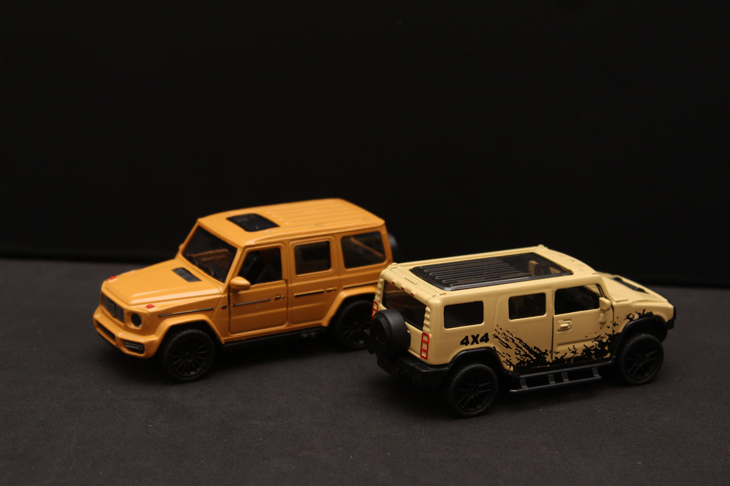 1:43 Hummer , Gwagon Diecast Combo - Kunju Vandi