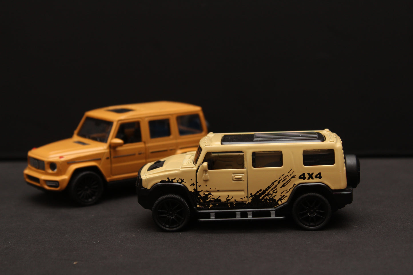 1:43 Hummer , Gwagon Diecast Combo - Kunju Vandi