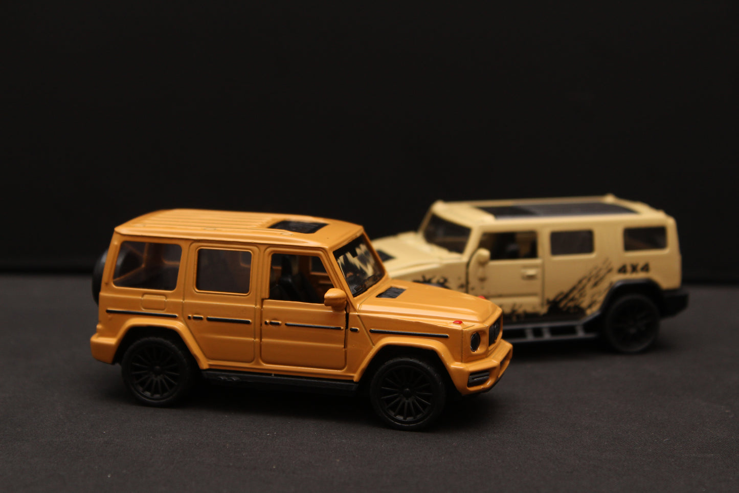 1:43 Hummer , Gwagon Diecast Combo - Kunju Vandi