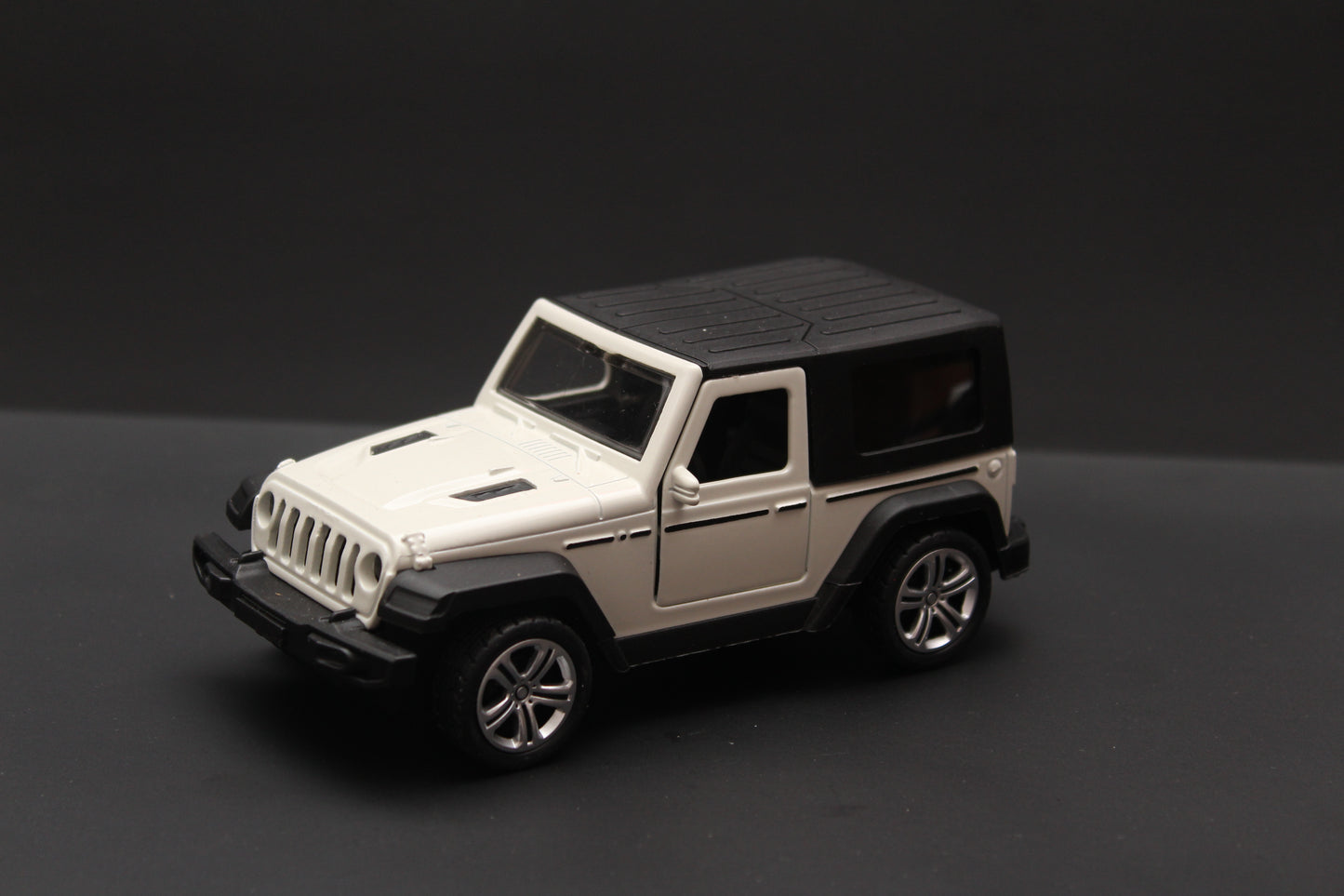 1:32 Jeep White Diecast - Kunju Vandi