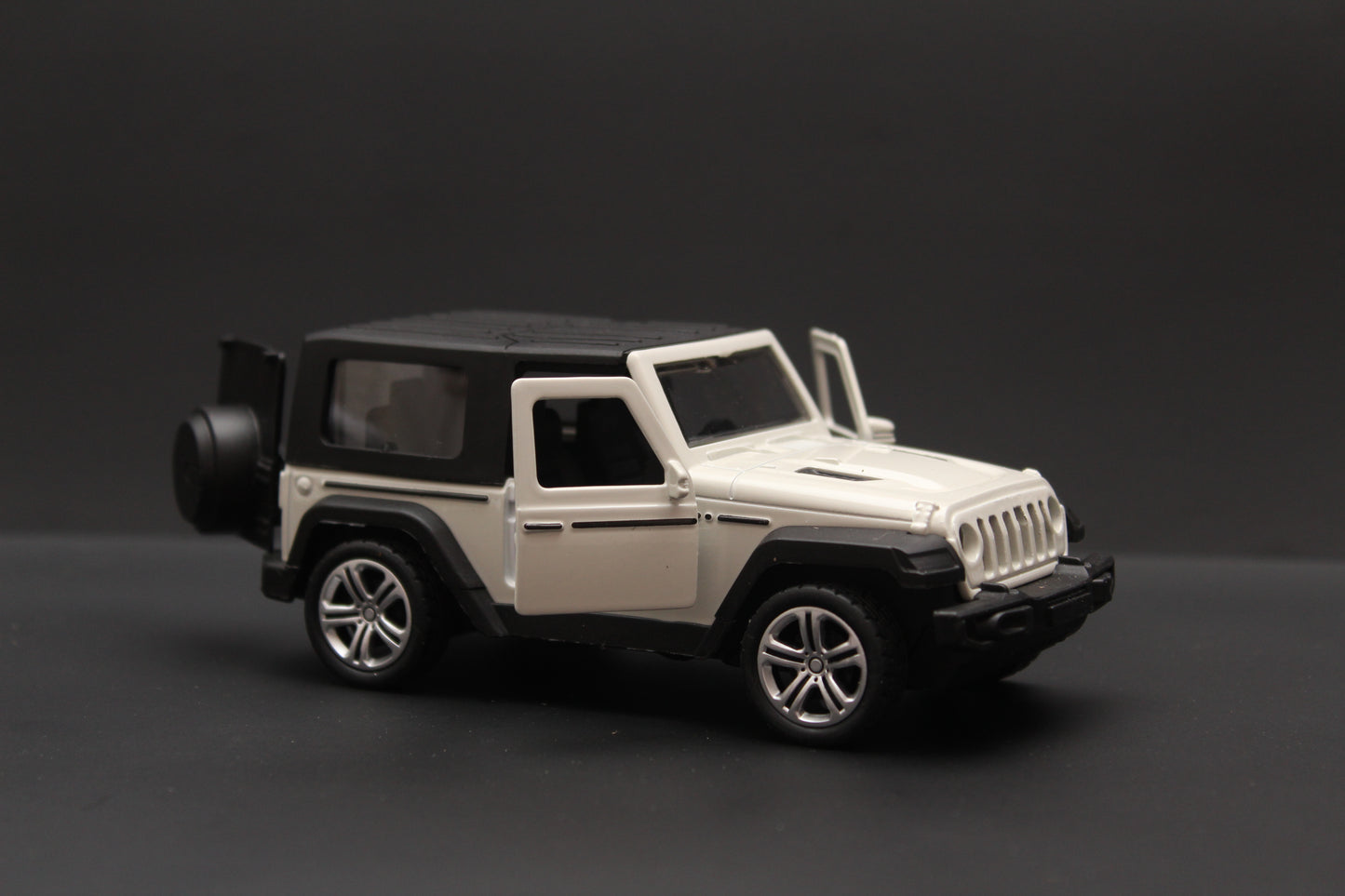 1:32 Jeep White Diecast - Kunju Vandi