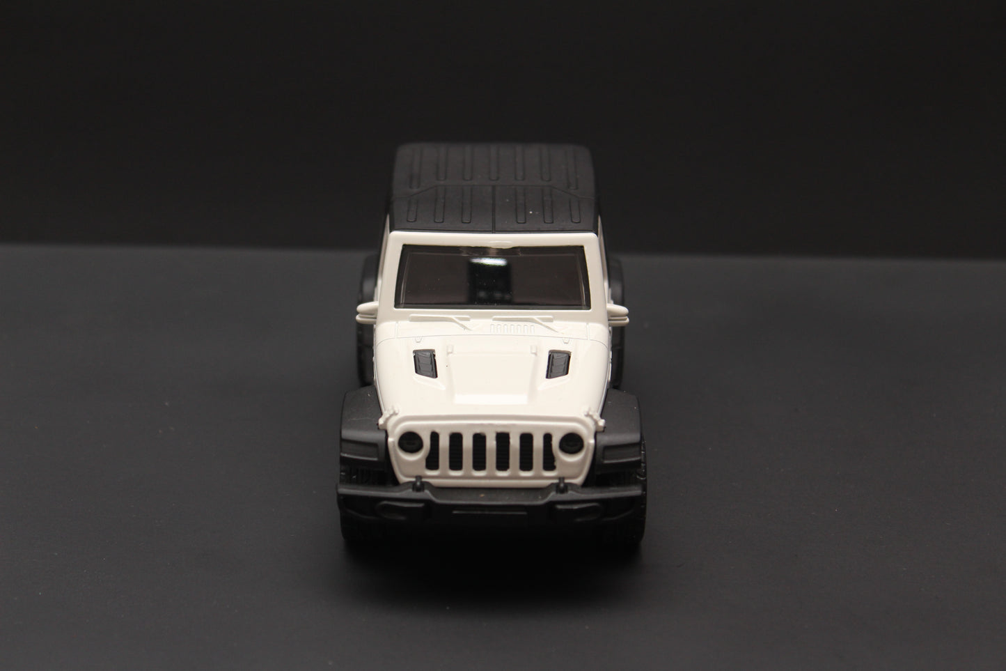 1:32 Jeep White Diecast - Kunju Vandi
