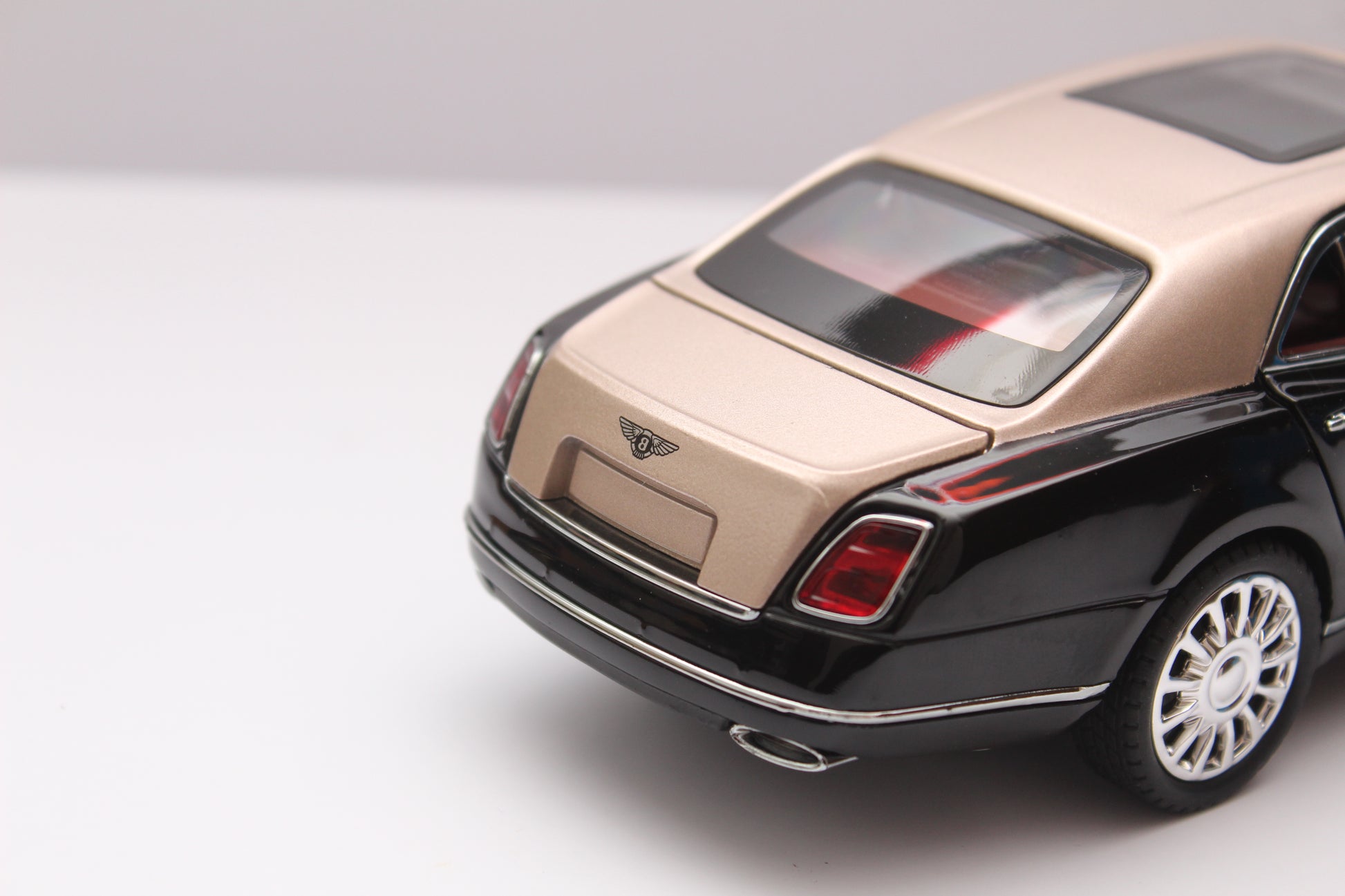 1:24 Bentley High Quality Diecast -  Kunju Vandi  