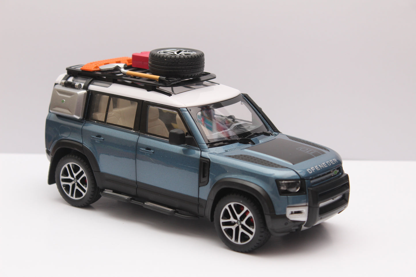 1:24 Defender High Quality Diecast -  Kunju Vandi  