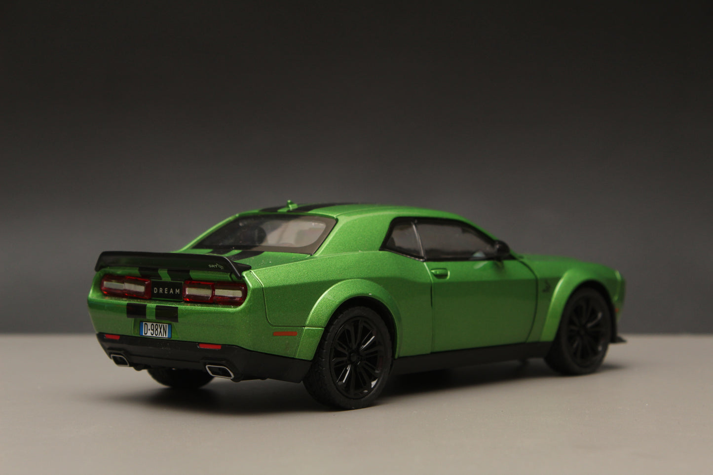 1:24  Dodge Challenger ,High Quality Diecast (Green) -  Kunju Vandi  
