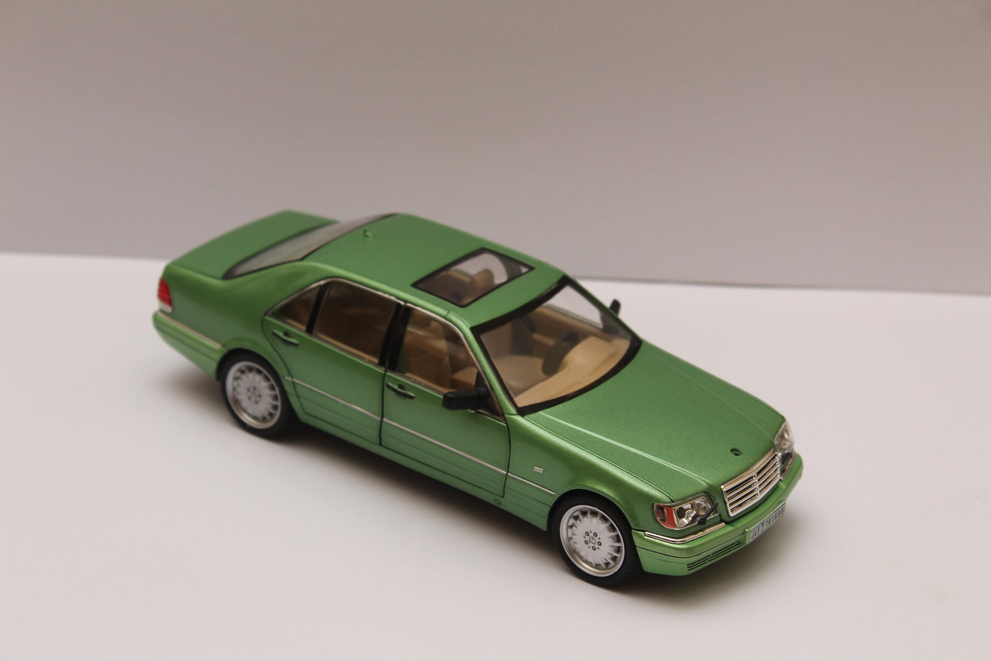 1:24 Mercedes-Benz S320 High Quality Diecast (Green) -  Kunju Vandi  