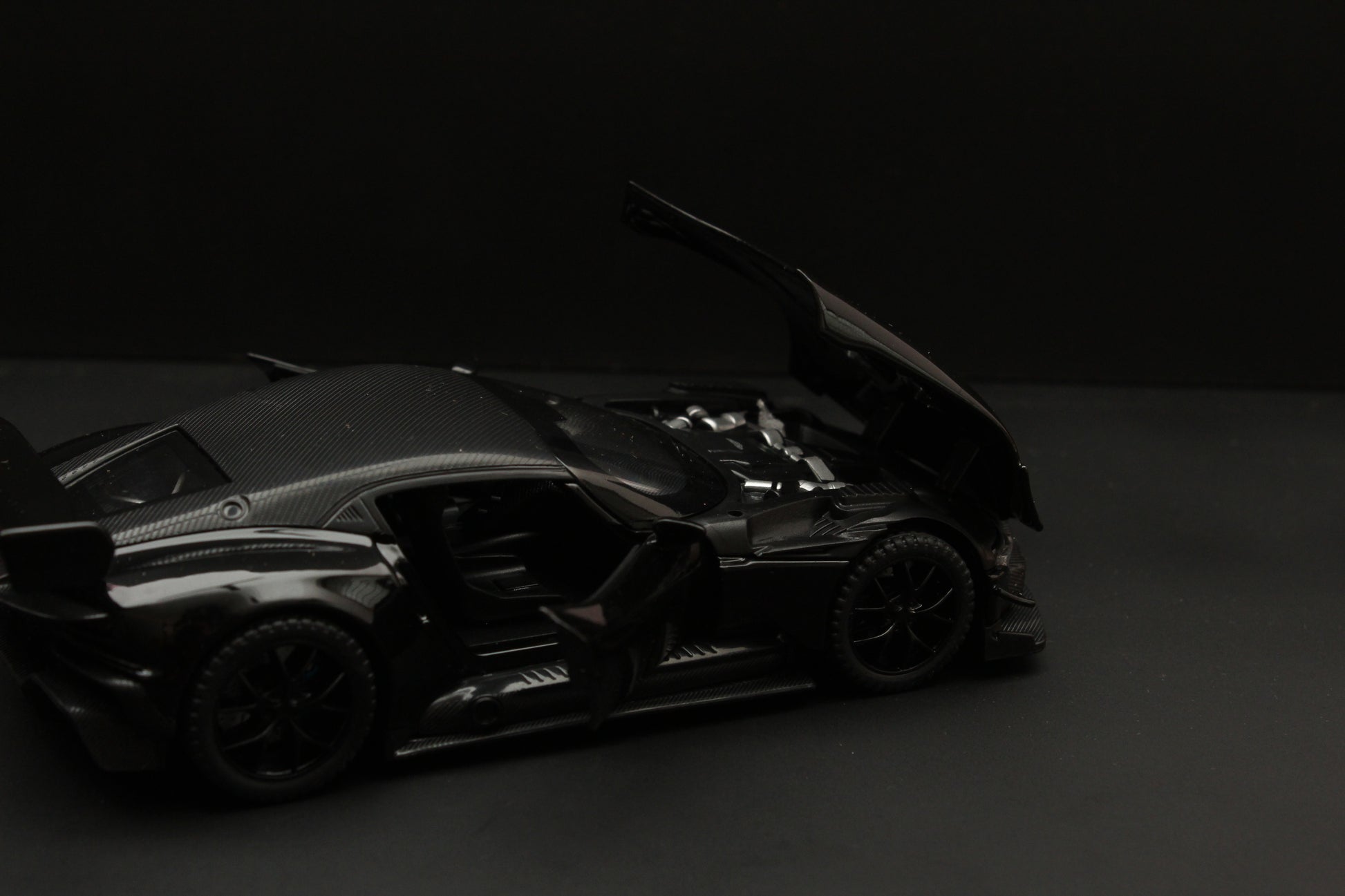 1:32 Aston Martin Vulcan Black -  Kunju Vandi  
