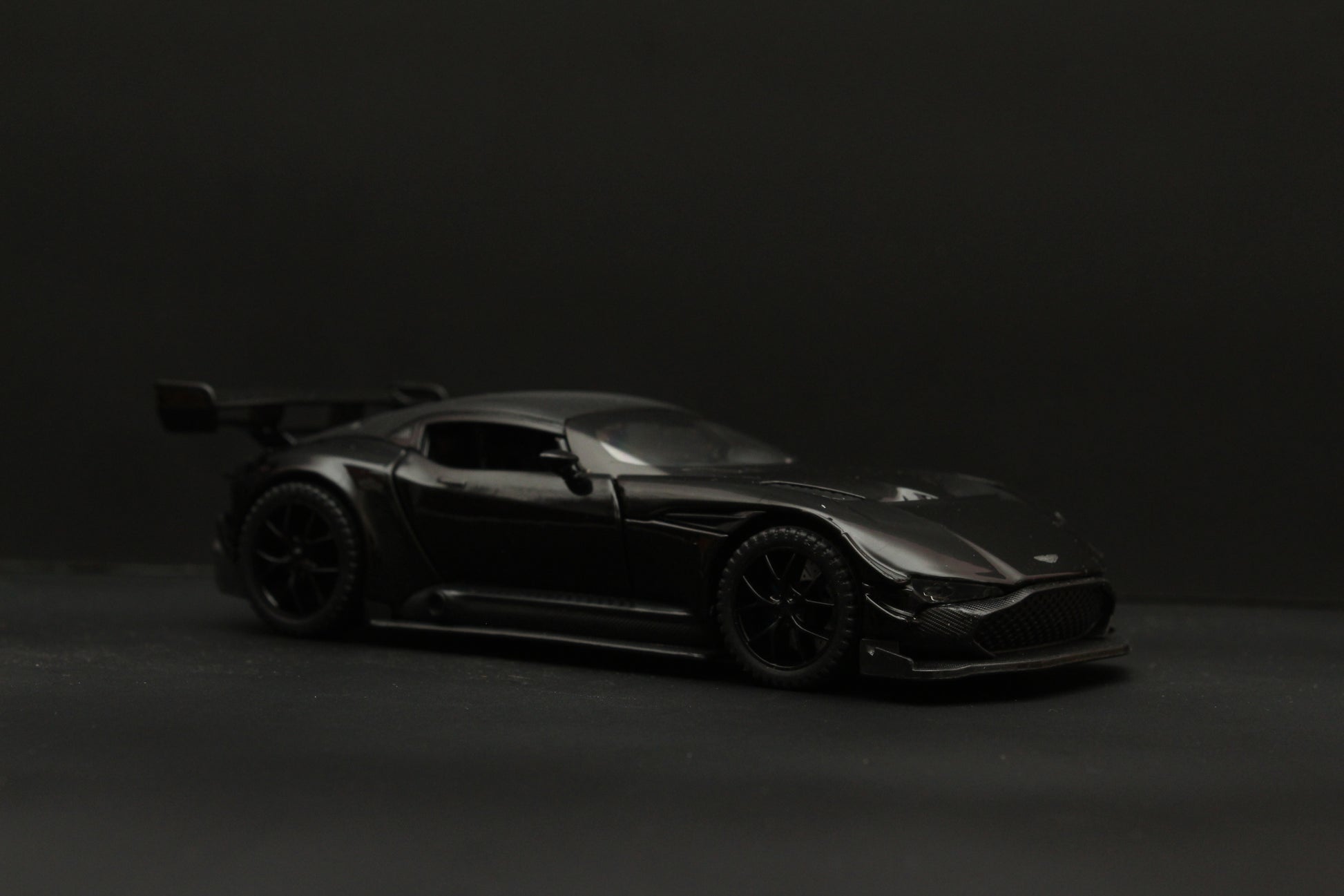 1:32 Aston Martin Vulcan Black -  Kunju Vandi  