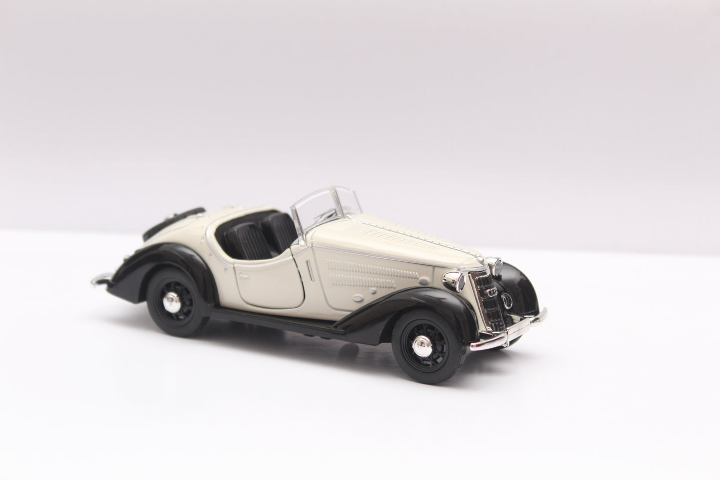 1:32 Audi Vintage Metal DieCast Car -  Kunju Vandi  