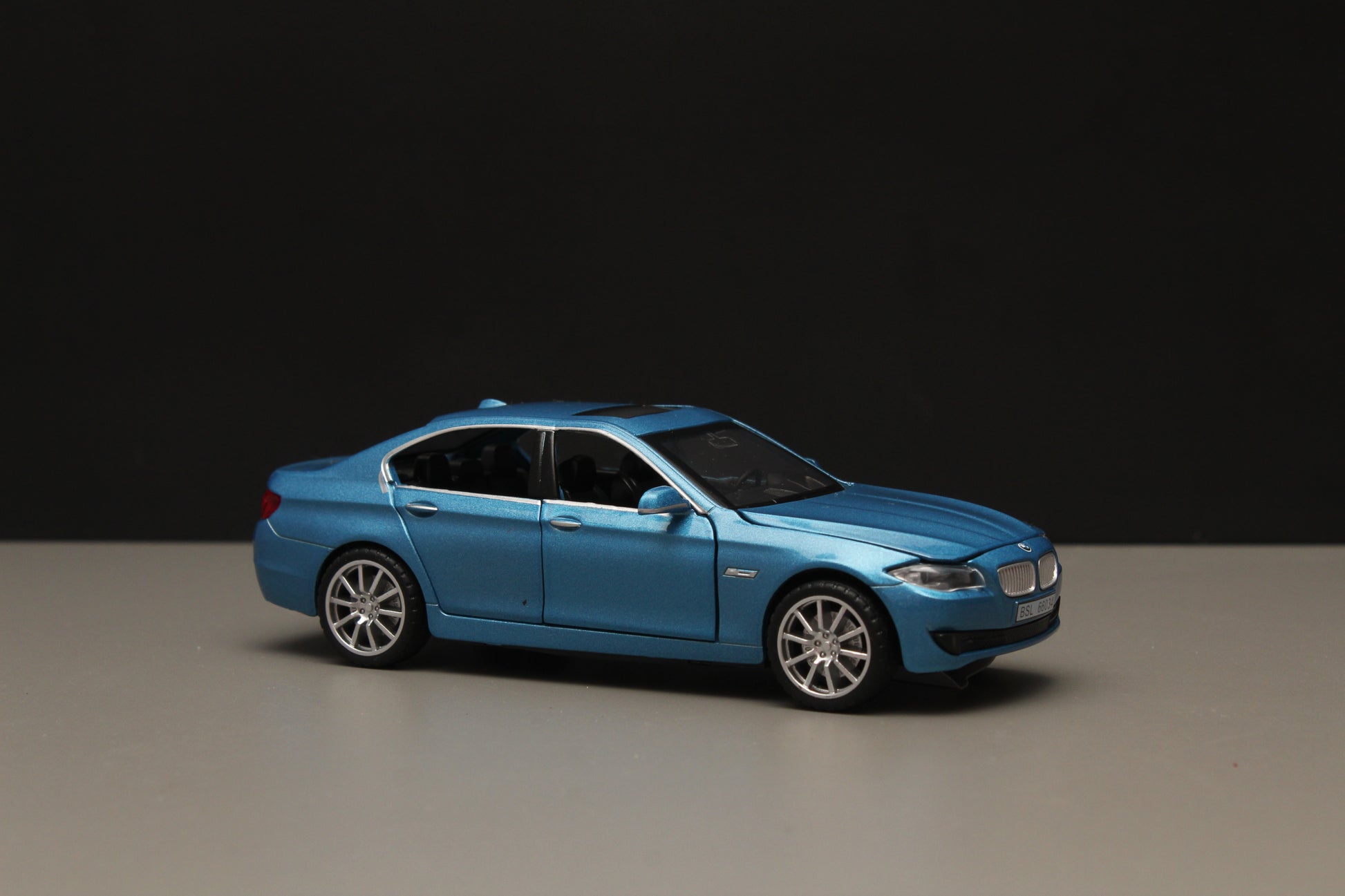1:32 Bmw Blue Diecast -  Kunju Vandi  