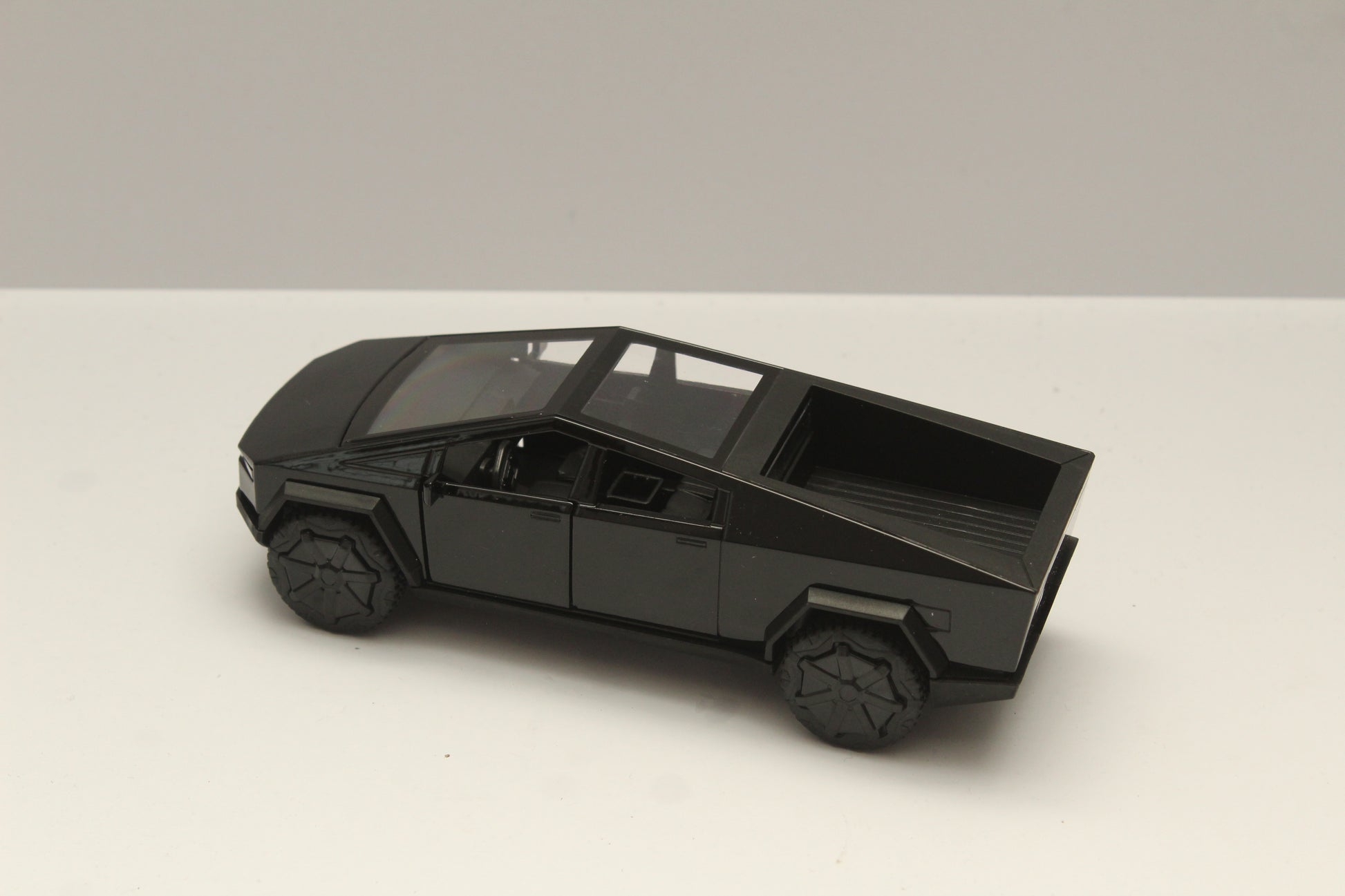 1:32 Cyber Truck Diecast Car black -  Kunju Vandi  