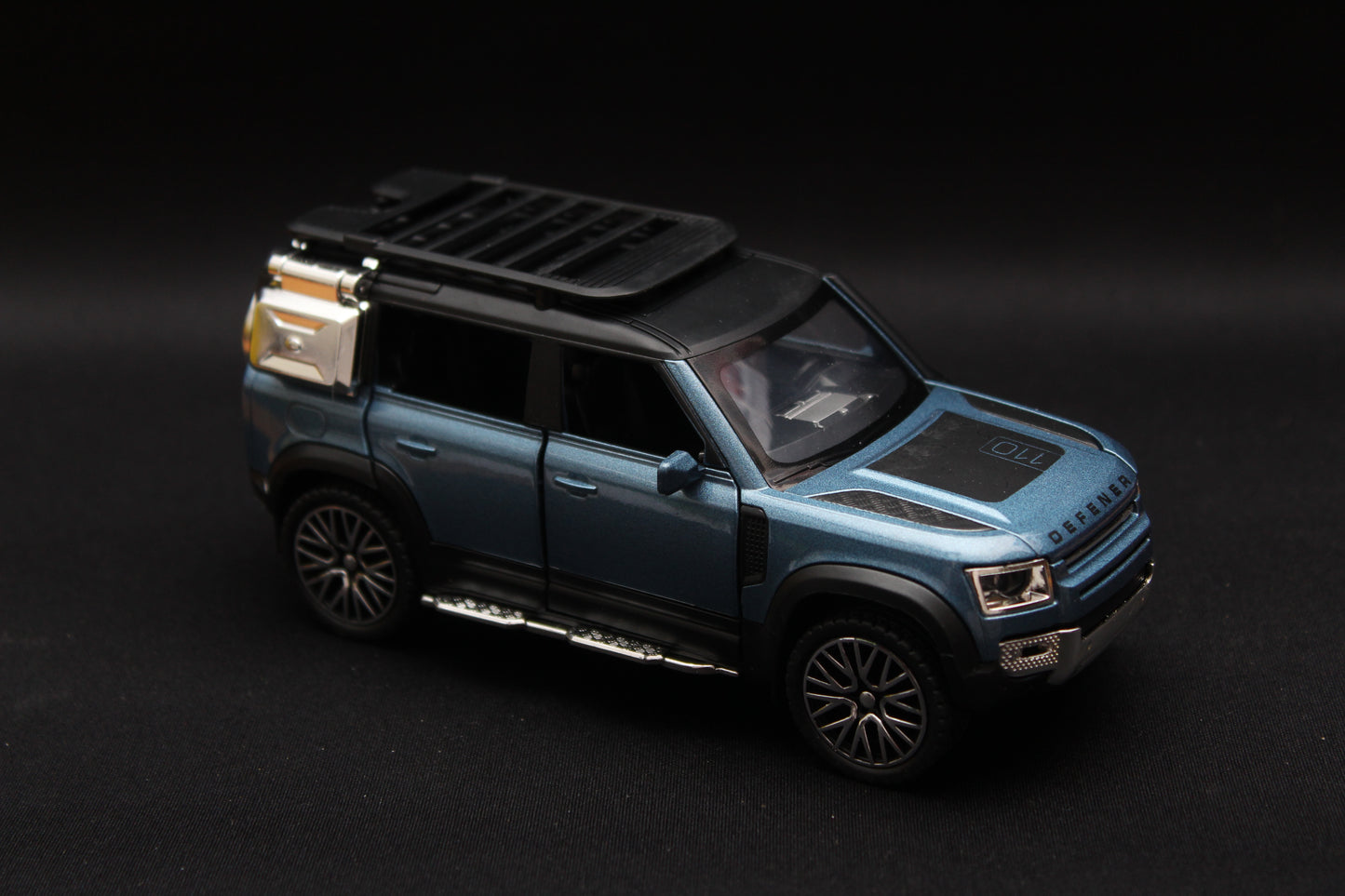 1:32 Defender Blue Diecast -  Kunju Vandi  