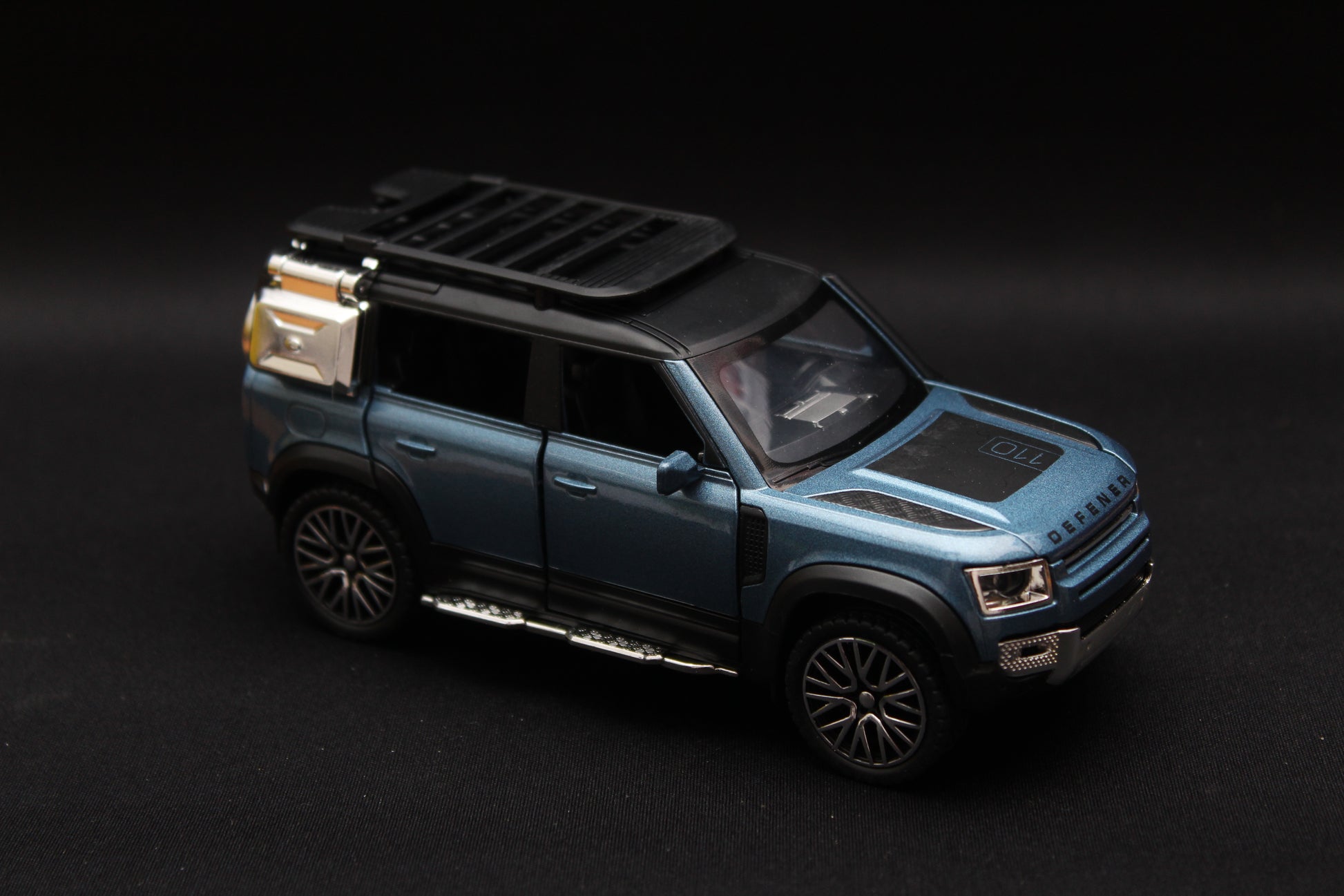 1:32 Defender Blue Diecast -  Kunju Vandi  